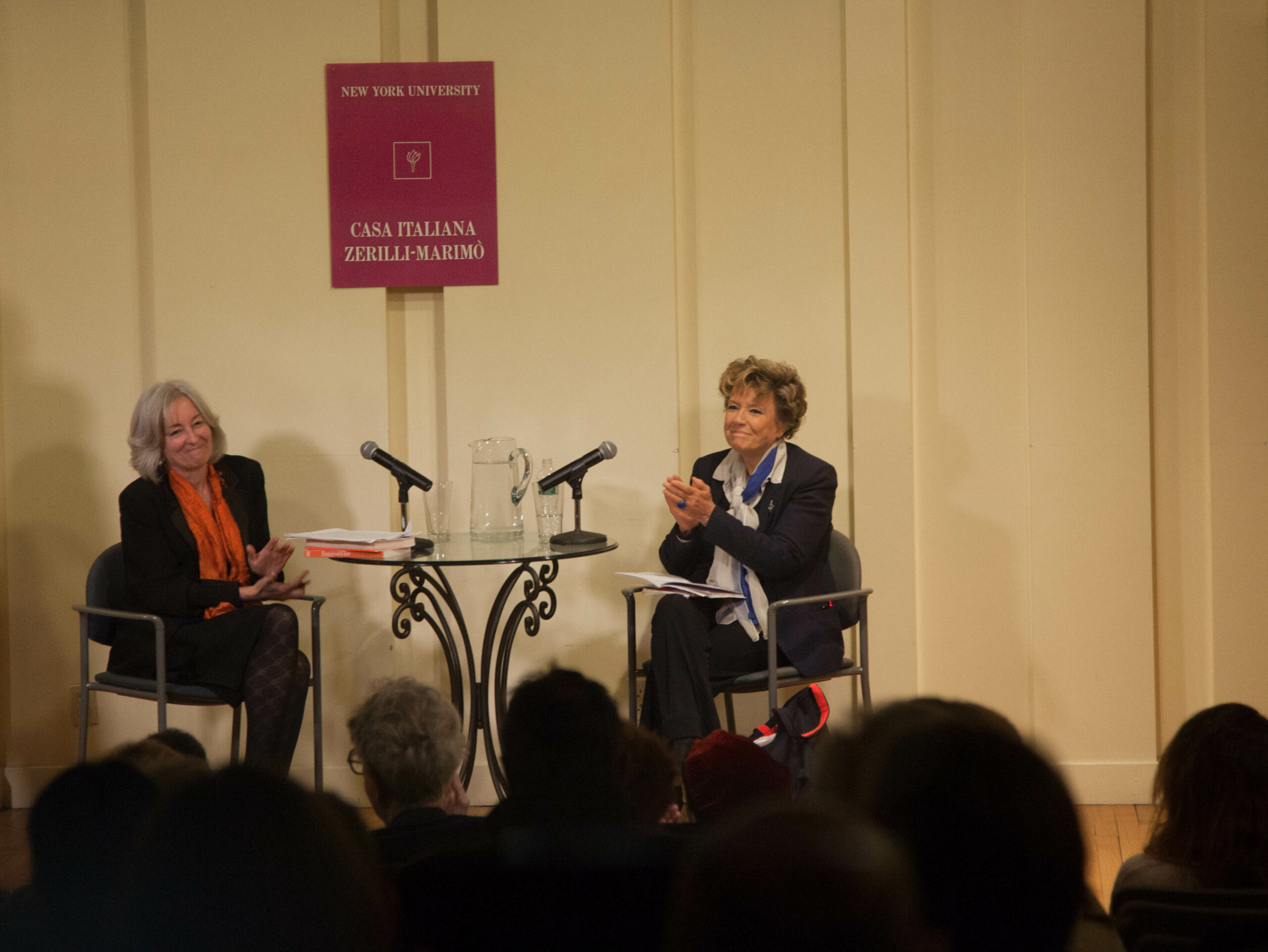 speakers-clapping-from-dacia-maraini-at-casa-italiana
