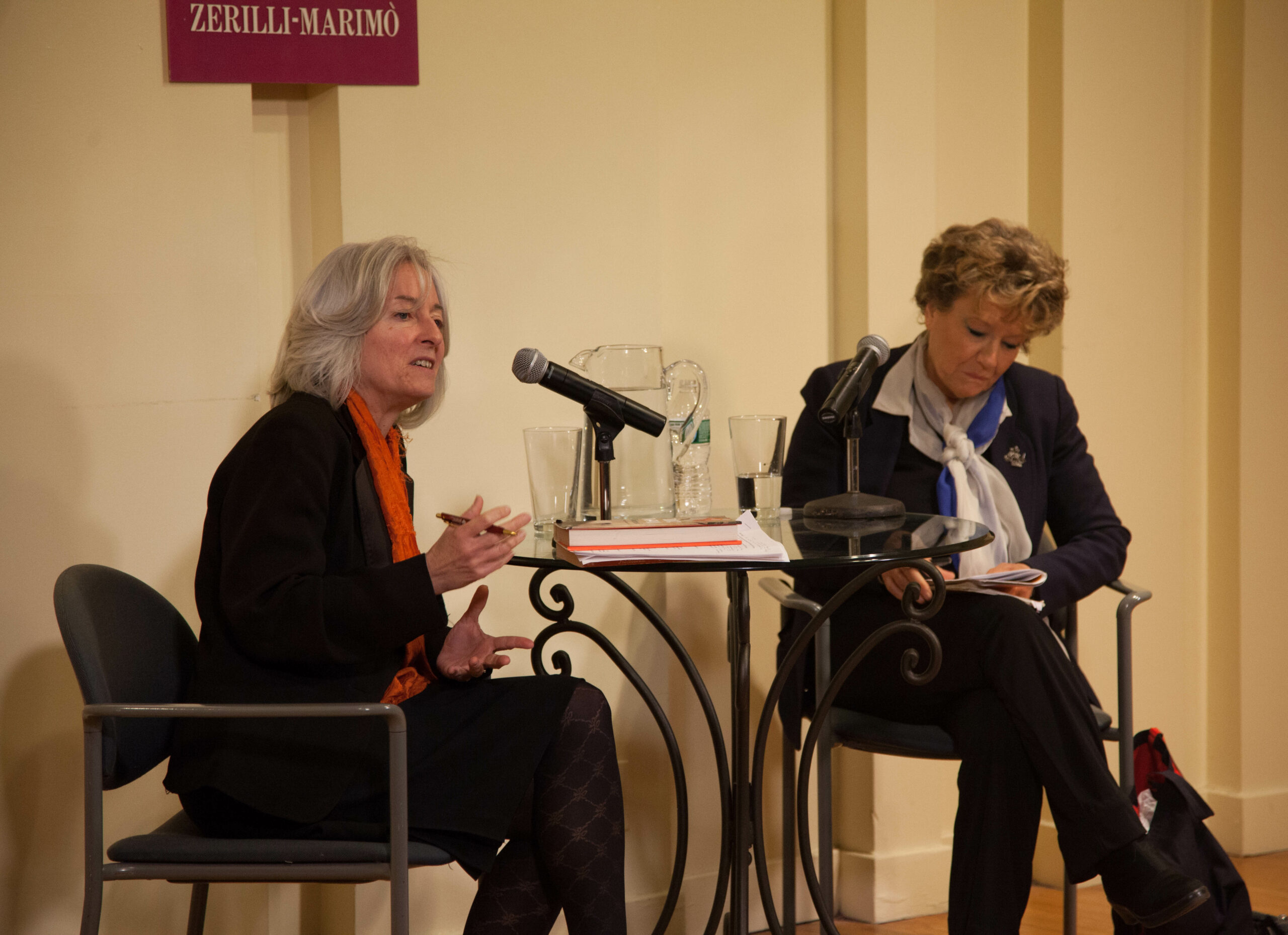 speaker-talking-on-stage-from-dacia-maraini-at-casa-italiana