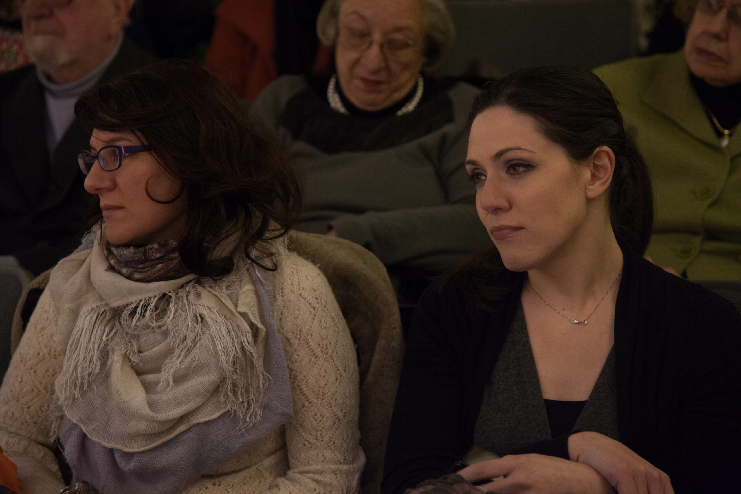 spectators-from-dacia-maraini-at-casa-italiana