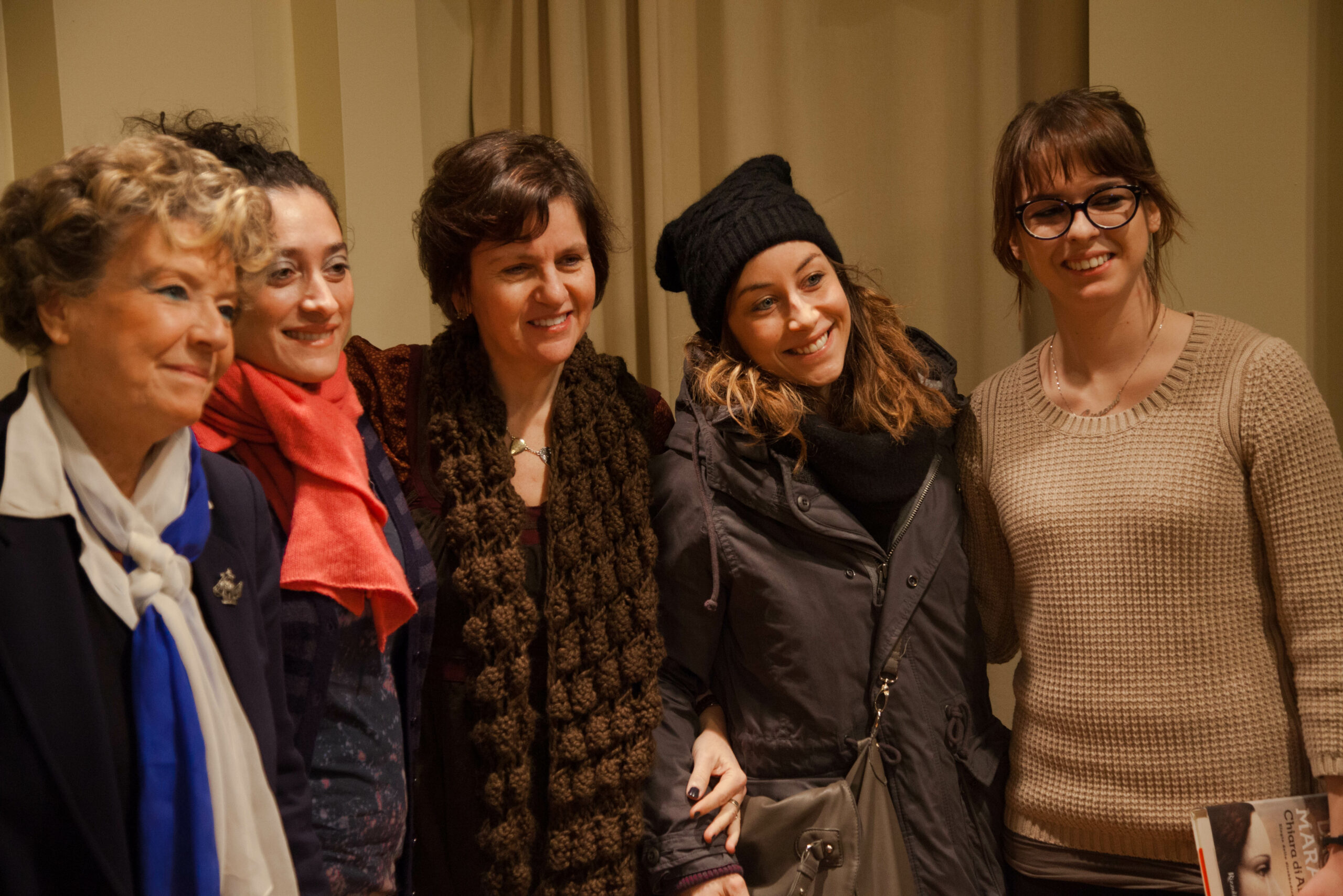 group-picture-from-dacia-maraini-at-casa-italiana