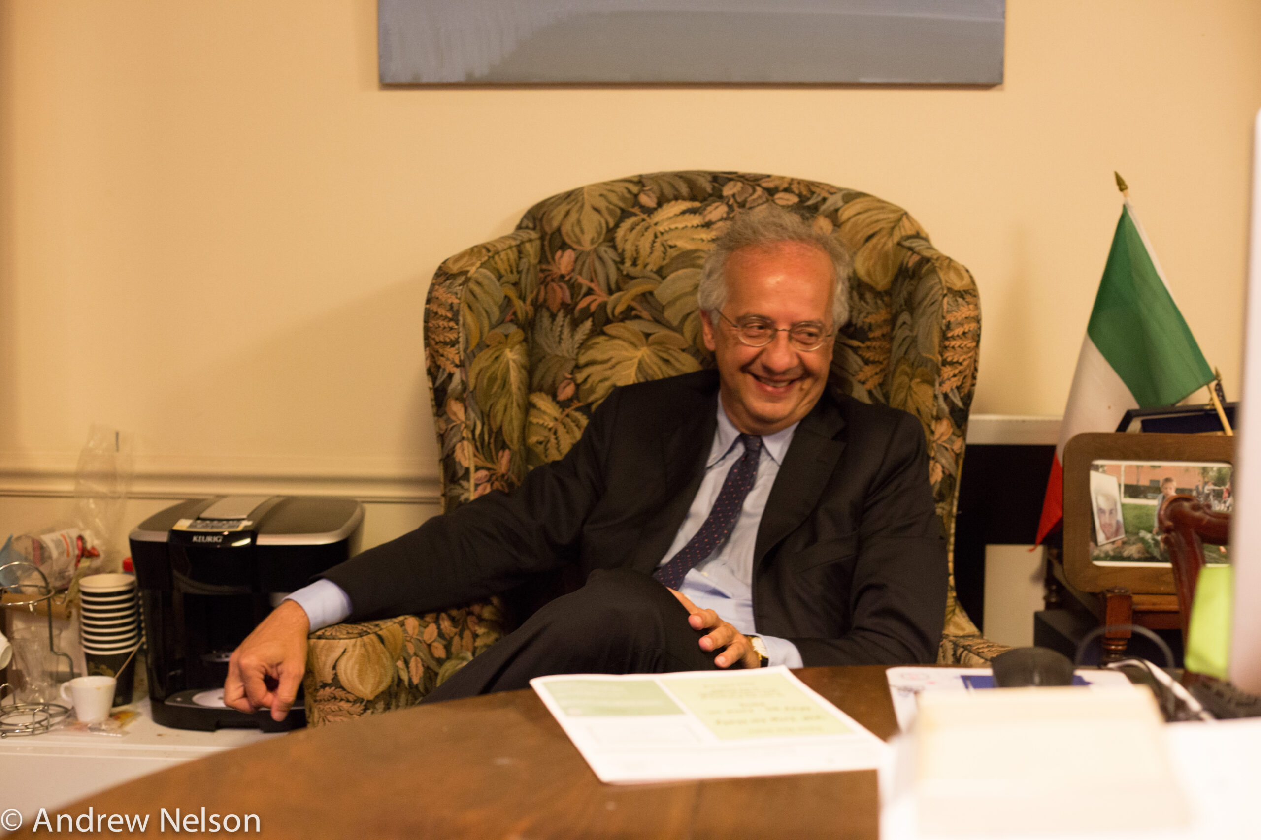 director-smiling-from-i-bambini-sanno-at-casa-italiana