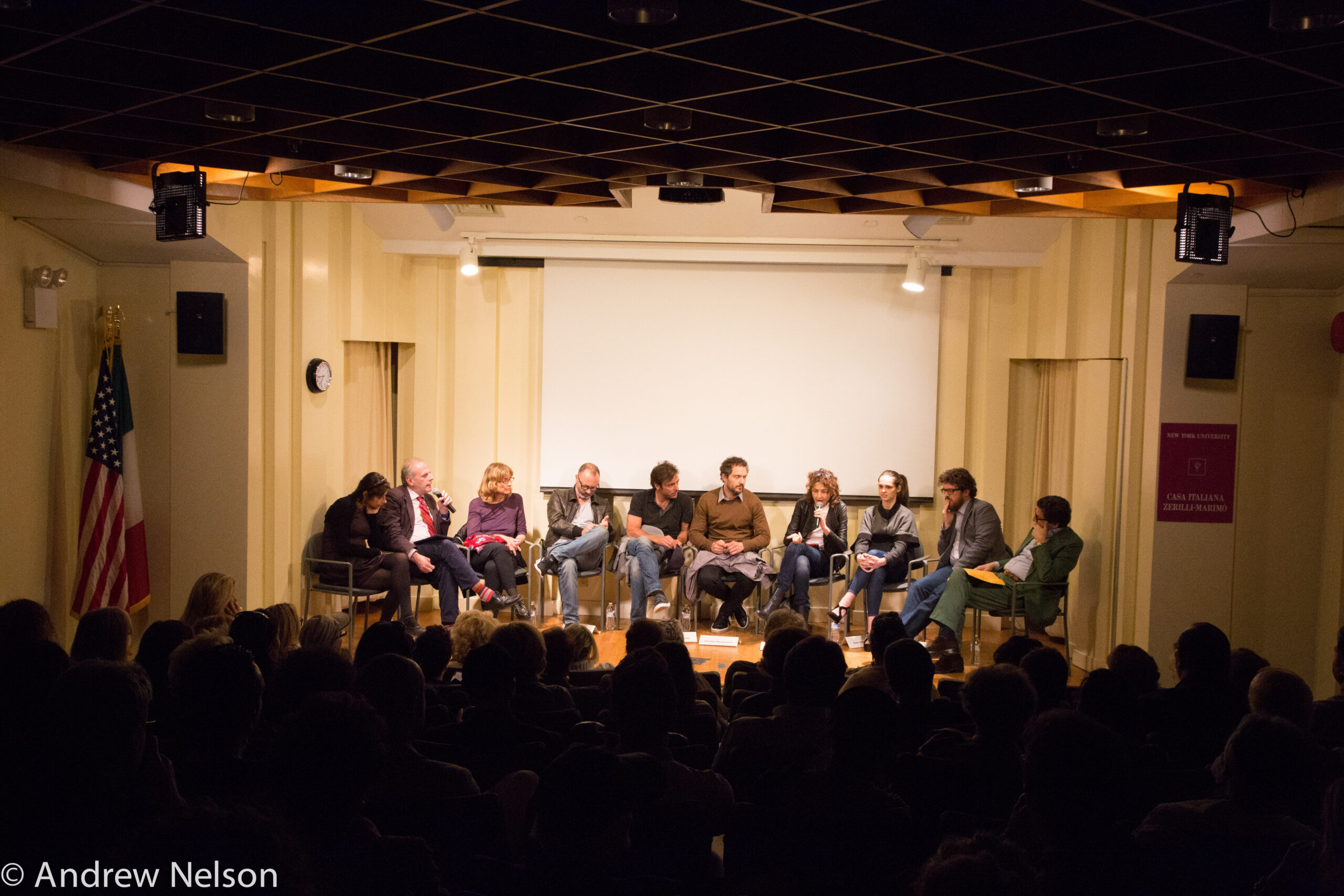 stefano-and-speakers-talking-from-round-table-open-roads-2015-at-casa-italiana