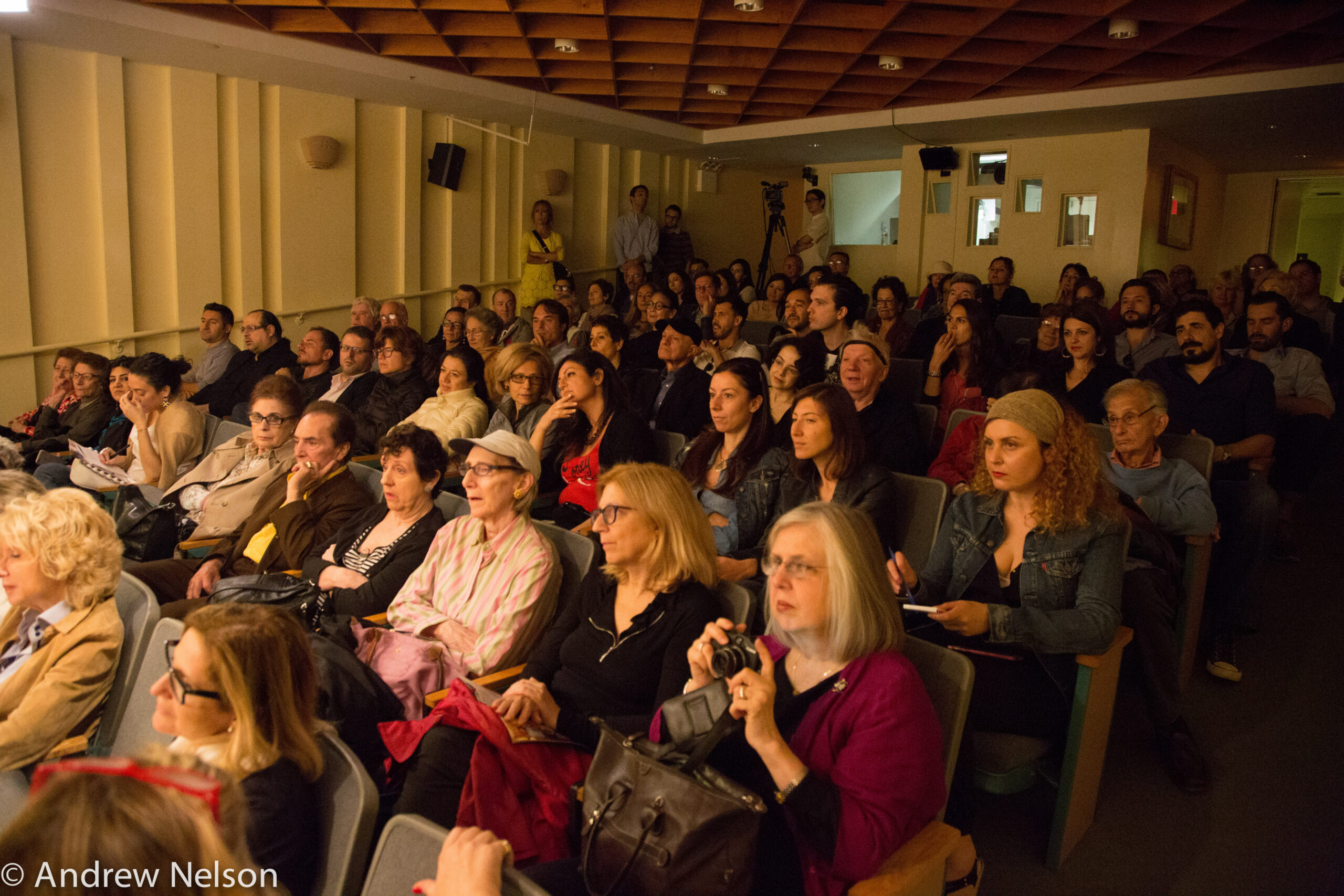 spectators-from-round-table-open-roads-2015-at-casa-italiana