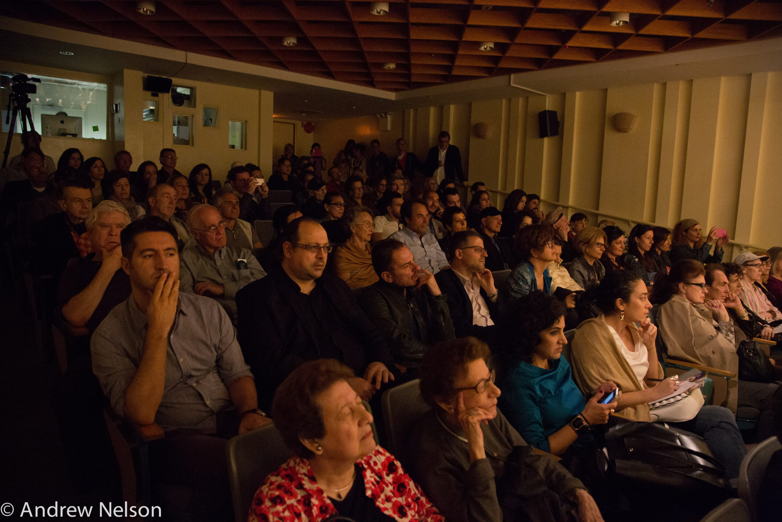spectators-from-round-table-open-roads-2015-at-casa-italiana