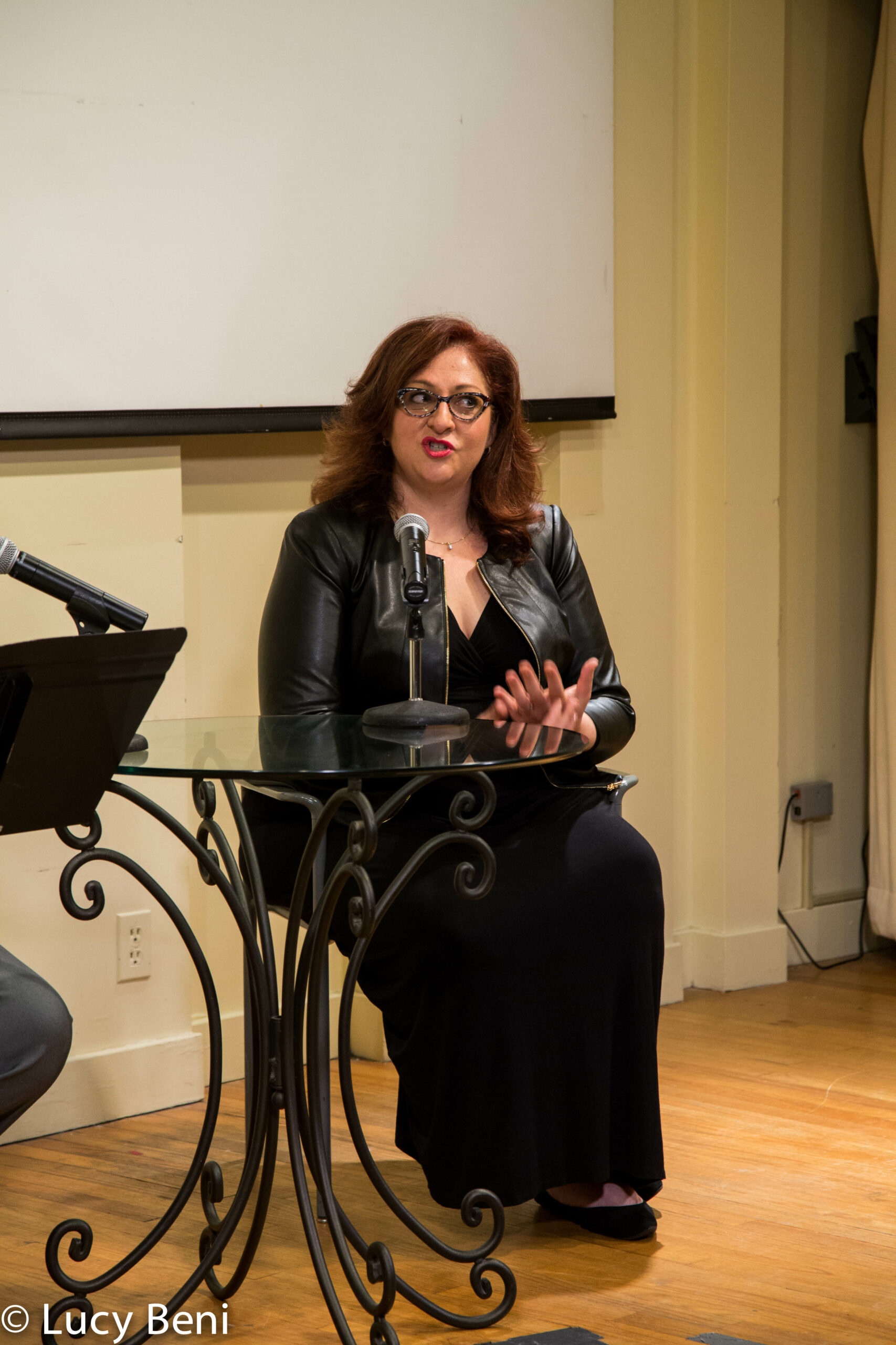 author-speaking-from-adventures-in-italian-opera-christine-goerke-at-casa-italiana