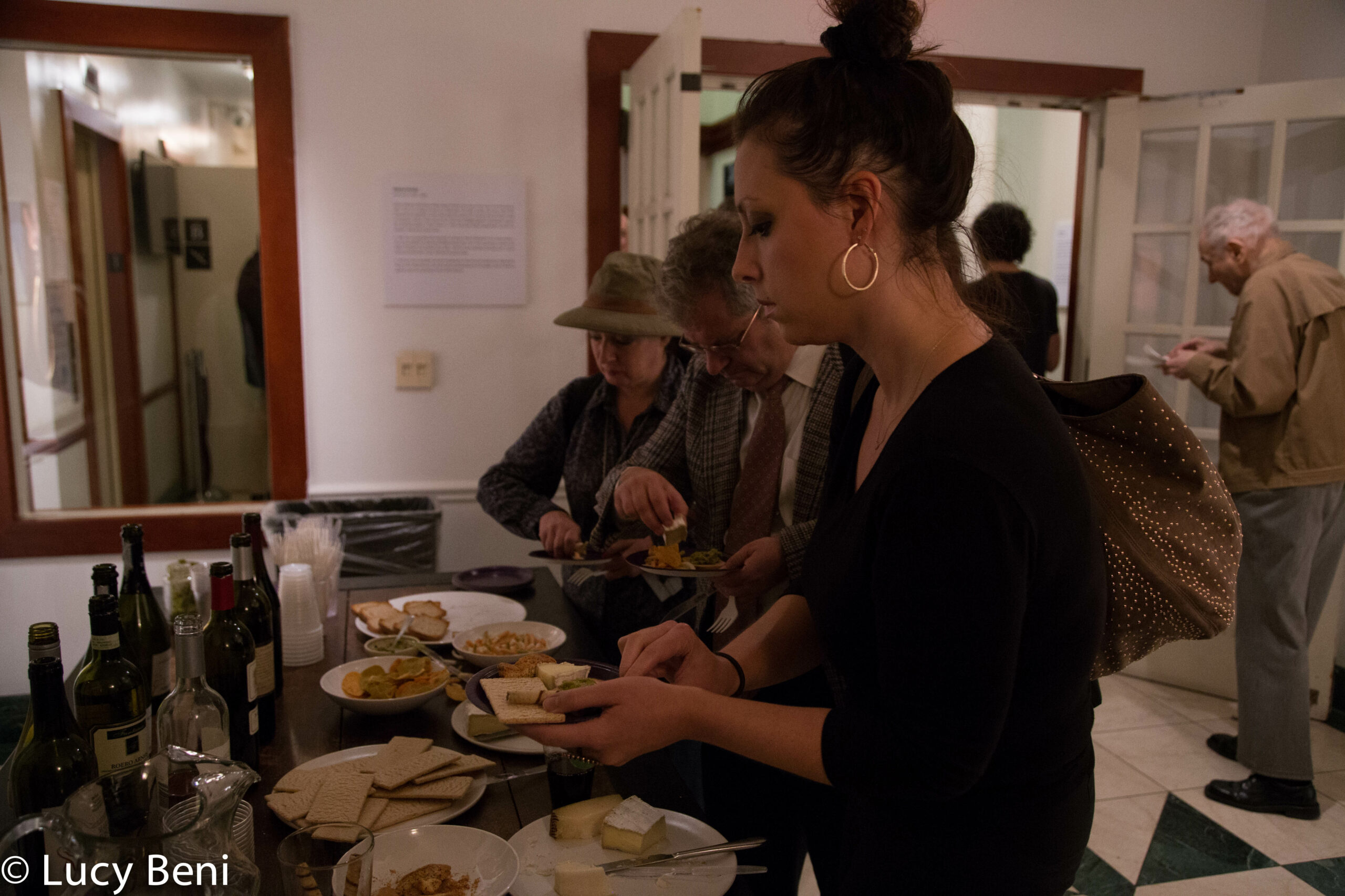 people-having-food-from-the-ghetto-to-cappella-at-casa-italiana