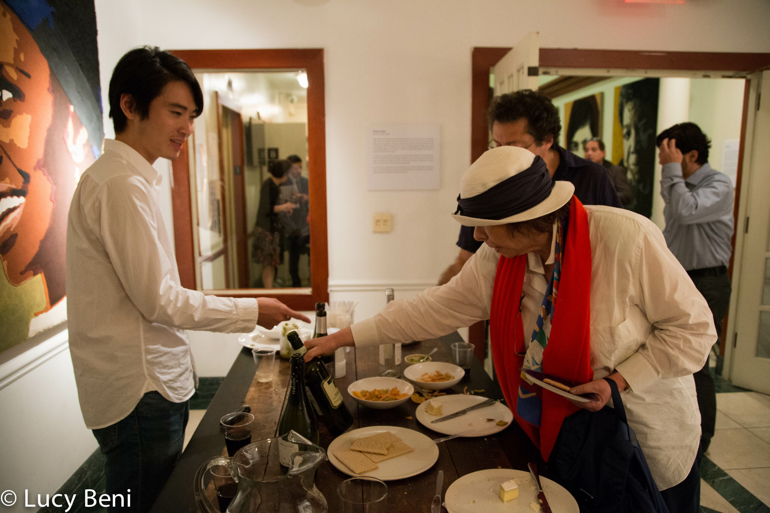 people-having-food-from-the-ghetto-to-cappella-at-casa-italiana