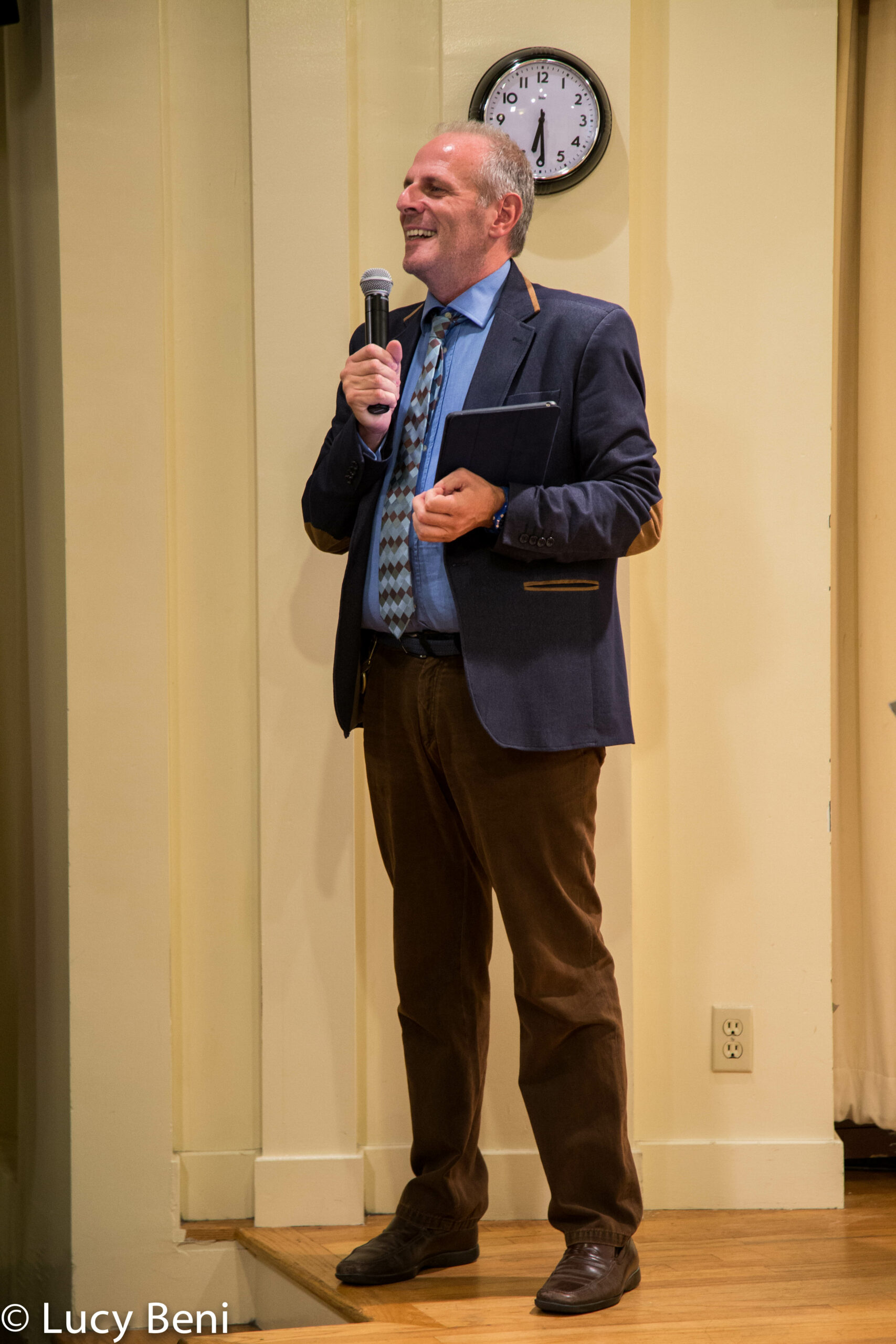 stefano-talking-from-adventures-in-italian-opera-christine-goerke-at-casa-italiana