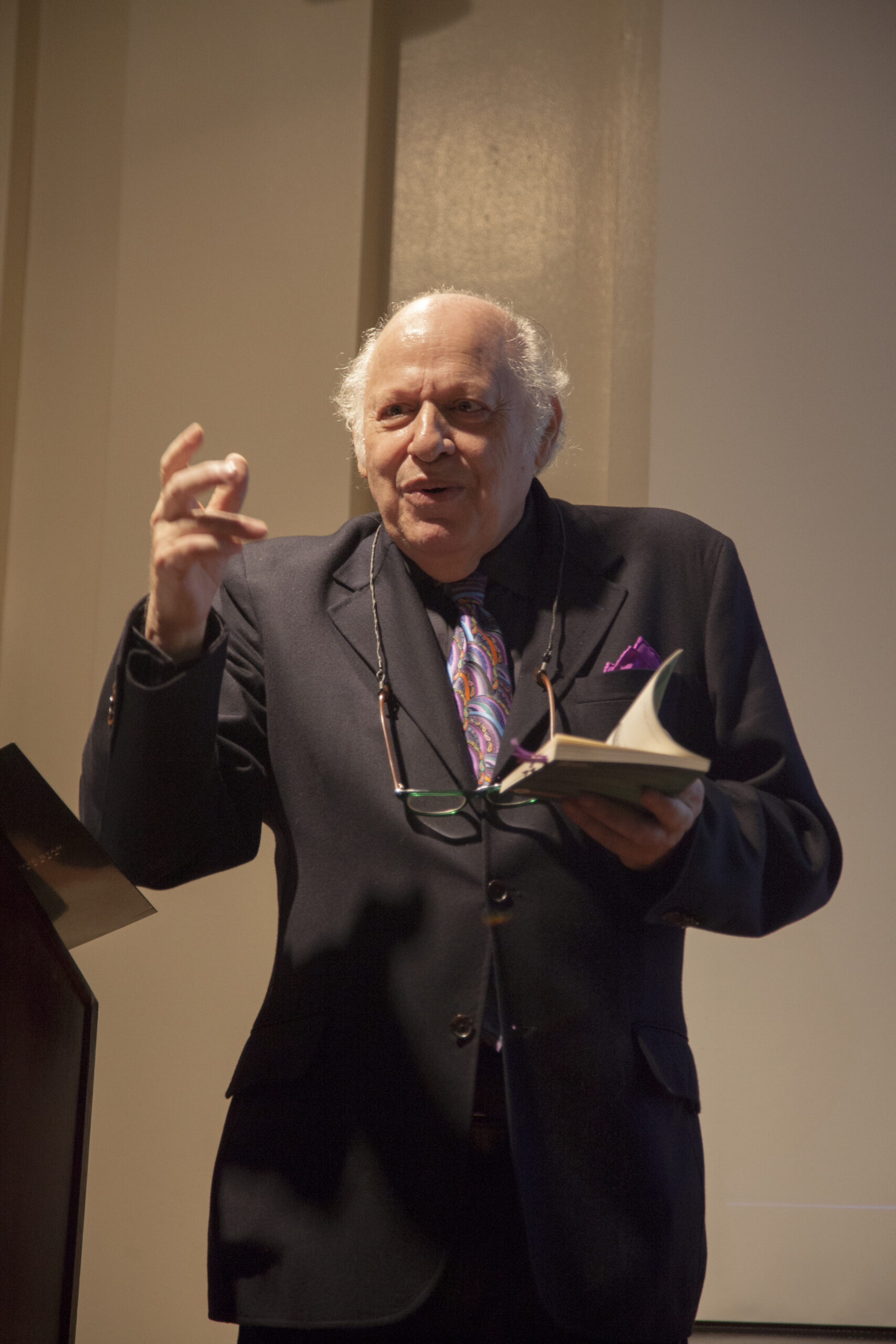 author-talking-from-diffraction-exhibition-opening-and-the-fat-man-arpeggios-book-pres-at-casa-italiana