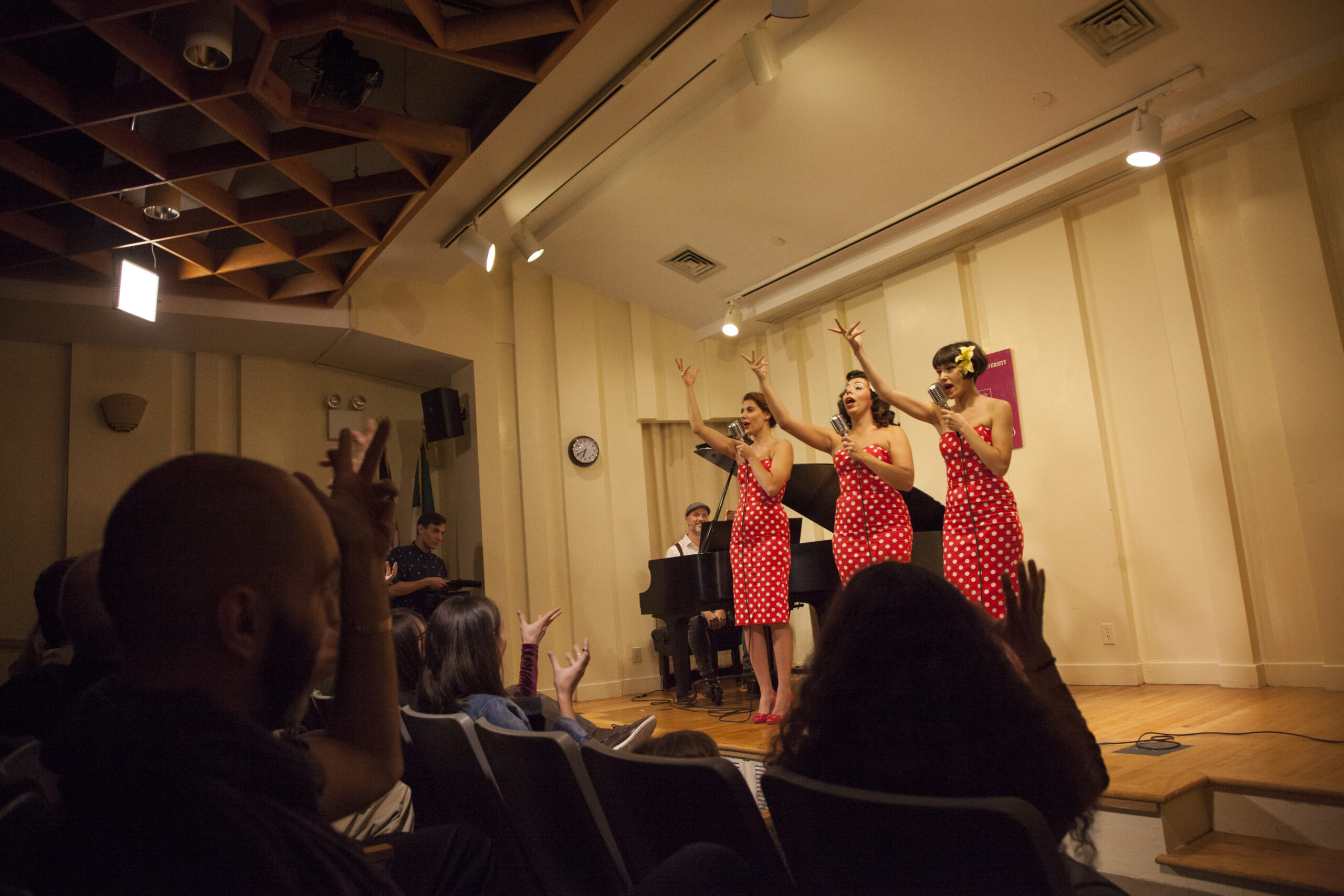 artists-performing-from-ladyvette-at-casa-italiana
