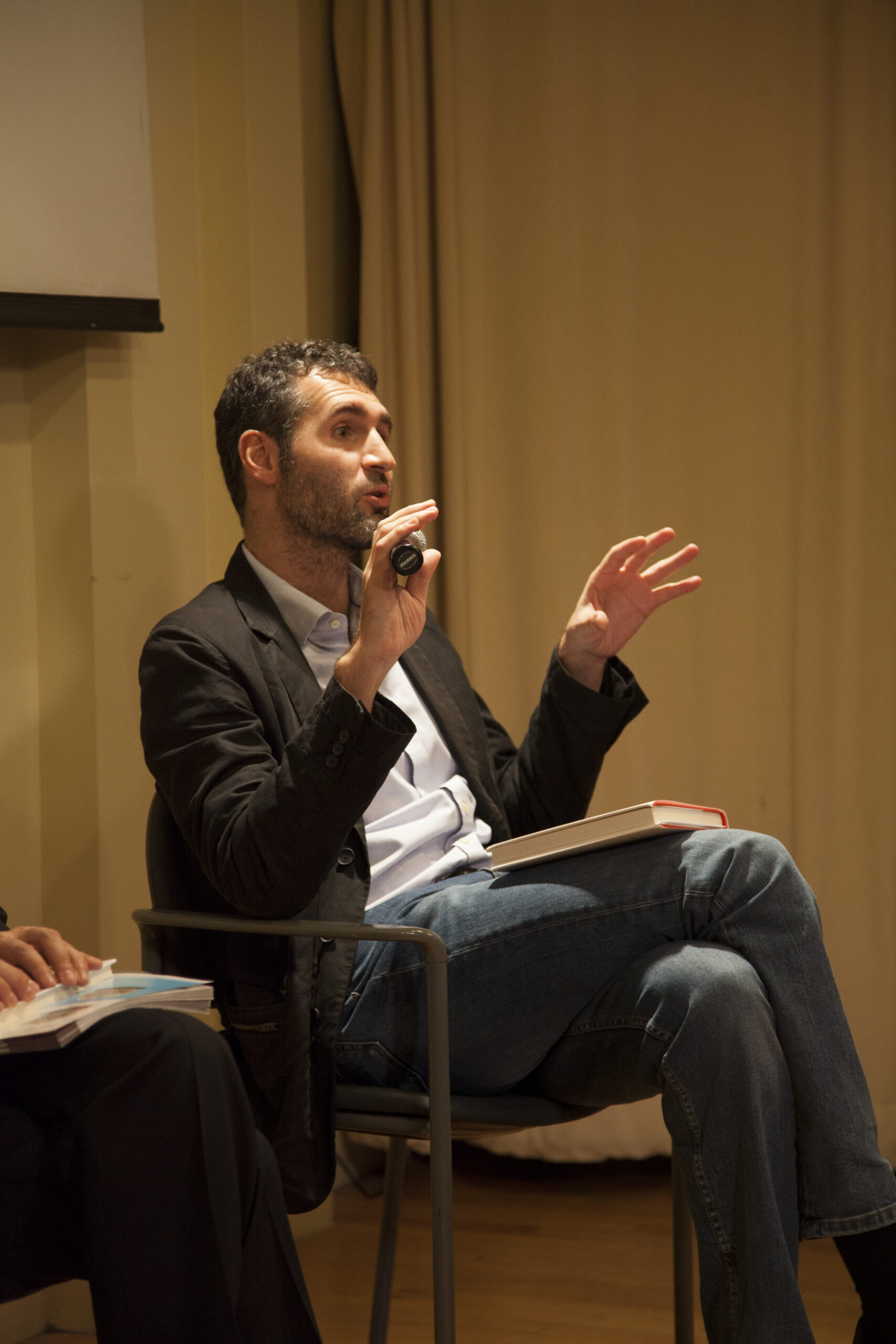 author-talking-from-napoleon-nutella-and-america-at-casa-italiana