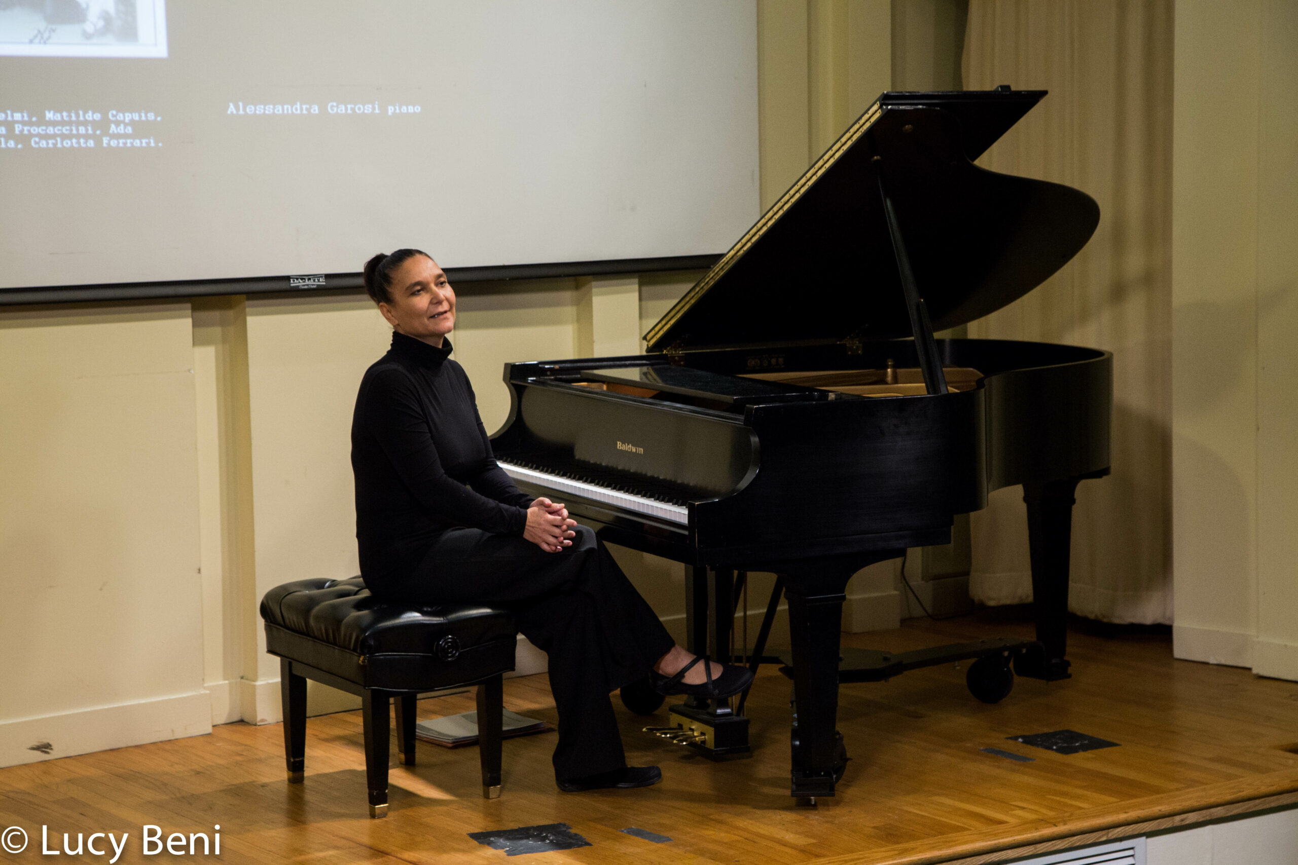 musician-sitting-from-concert-alessandra-garosi-novecento-at-casa-italiana