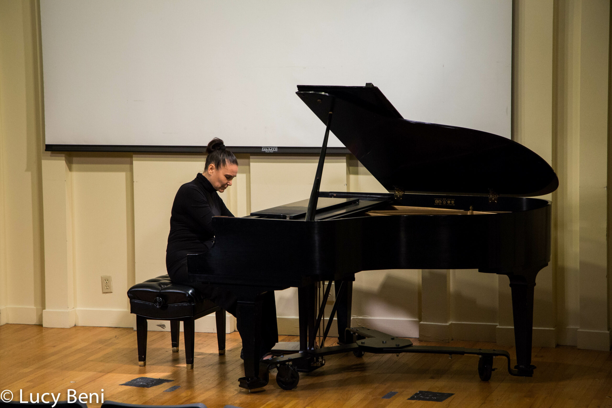 musician-playing-piano-from-concert-alessandra-garosi-novecento-at-casa-italiana