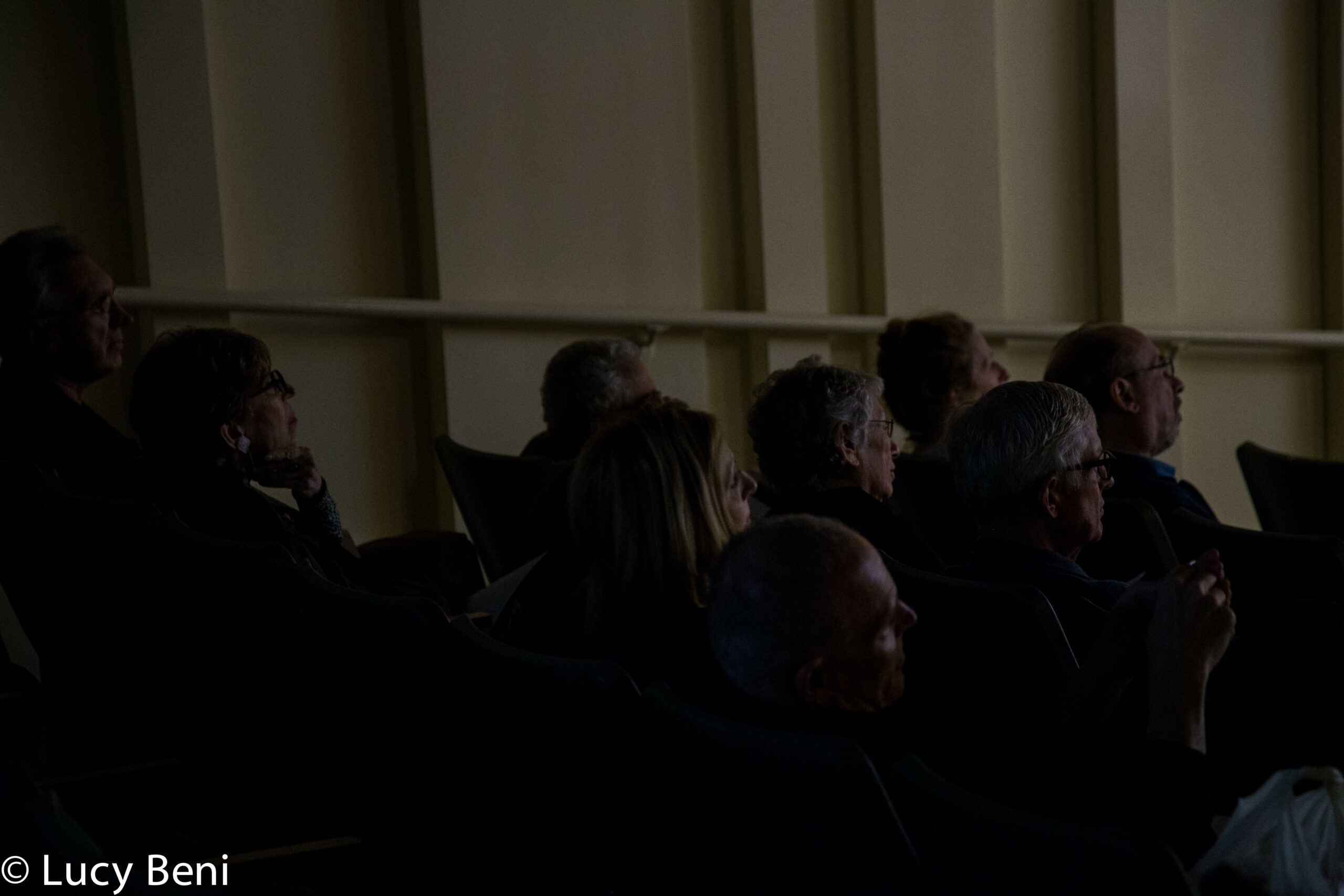spectators-from-concert-alessandra-garosi-novecento-at-casa-italiana