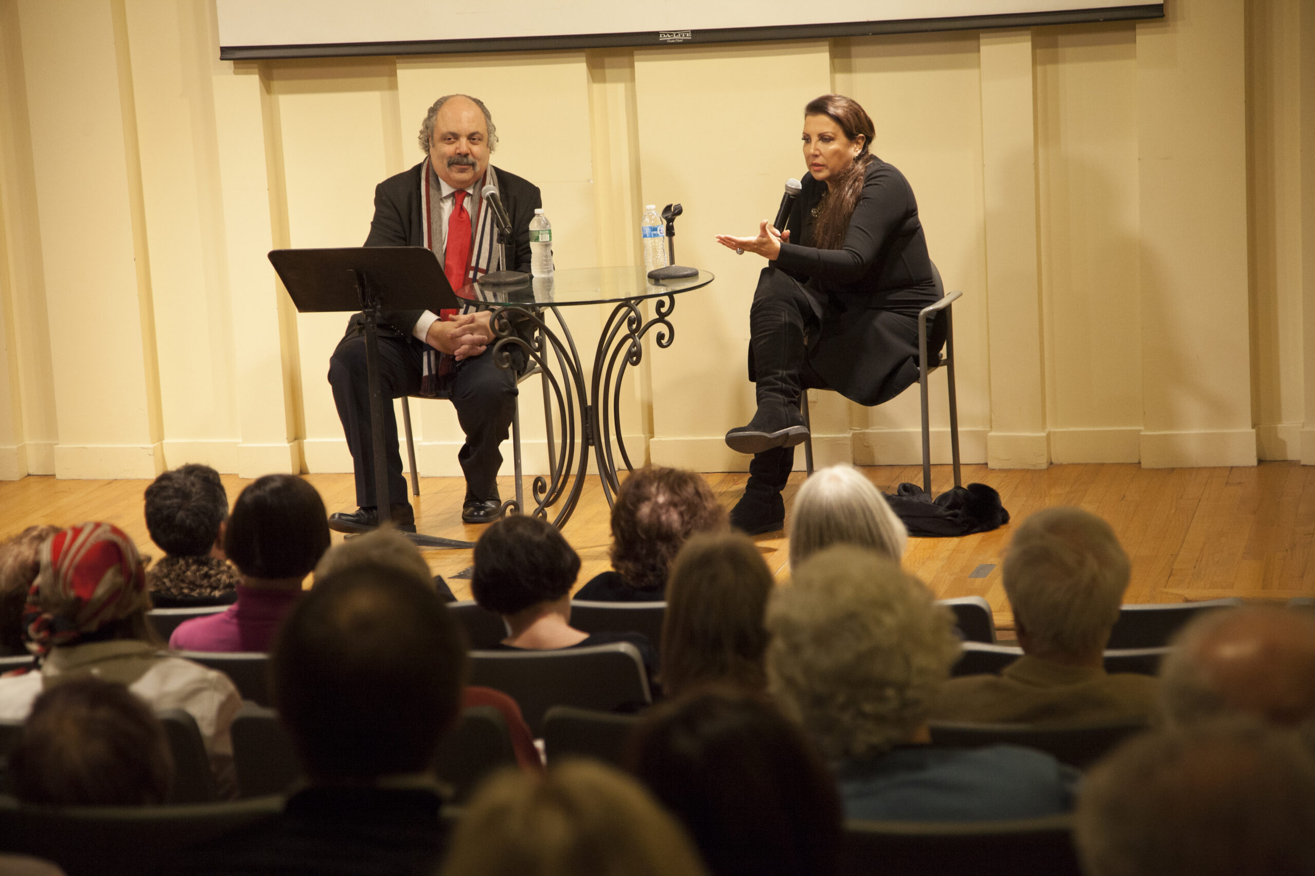 speaker-talking-from-adventures-in-italian-opera-maria-guleghina-at-casa-italiana
