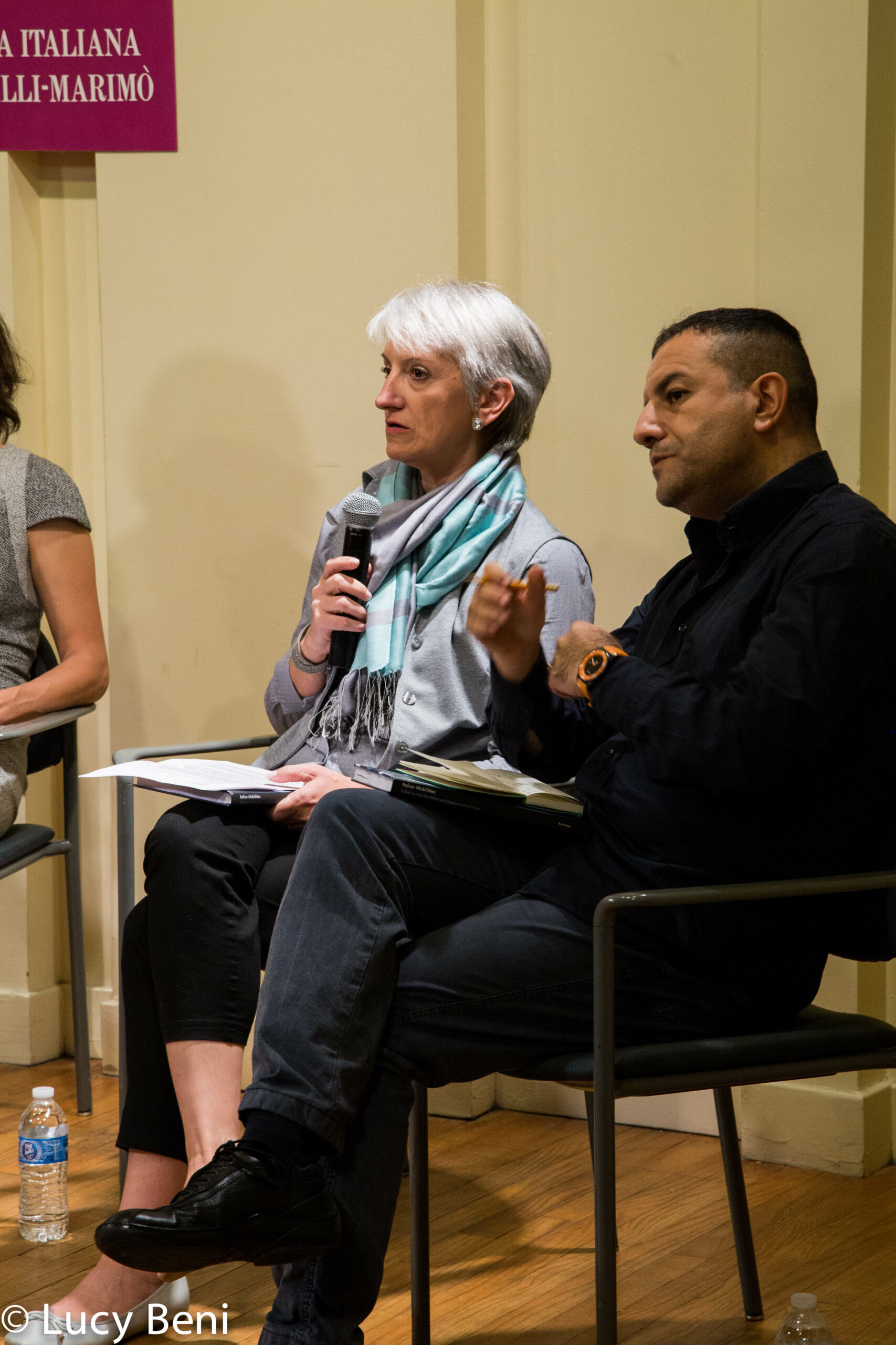 author-talking-from-book-presentation-italian-mobilities-at-casa-italiana
