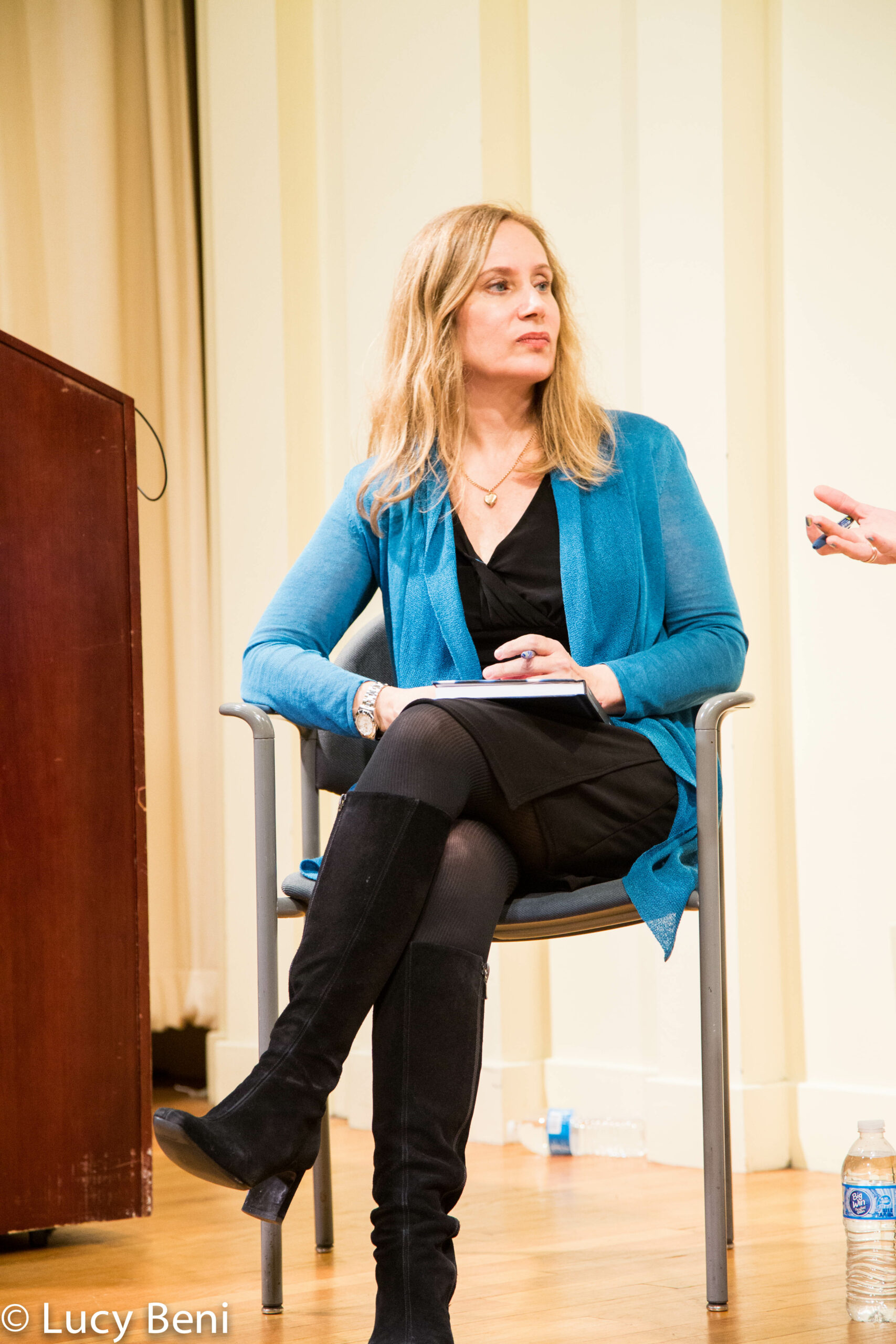 author-talking-from-book-presentation-italian-mobilities-at-casa-italiana