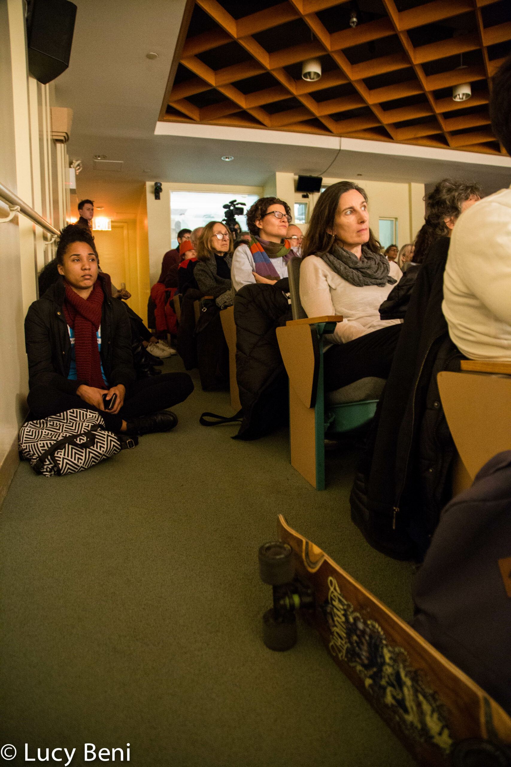 spectators-from-screening-if-only-i-were-that-warrior-at-casa-italiana