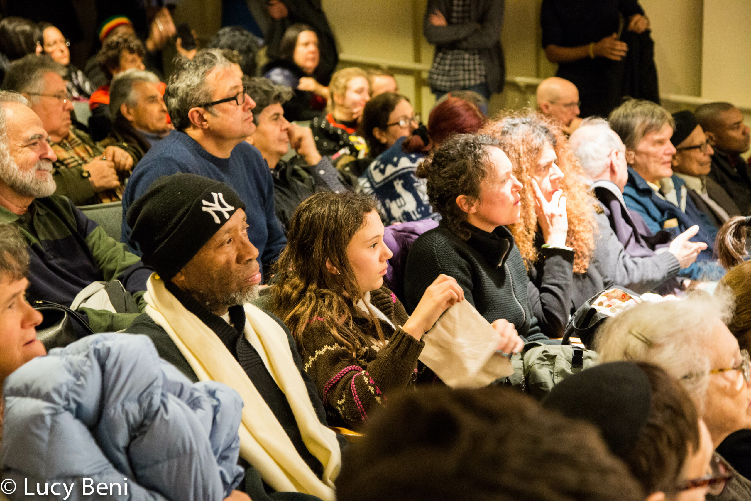 spectators-from-screening-if-only-i-were-that-warrior-at-casa-italiana