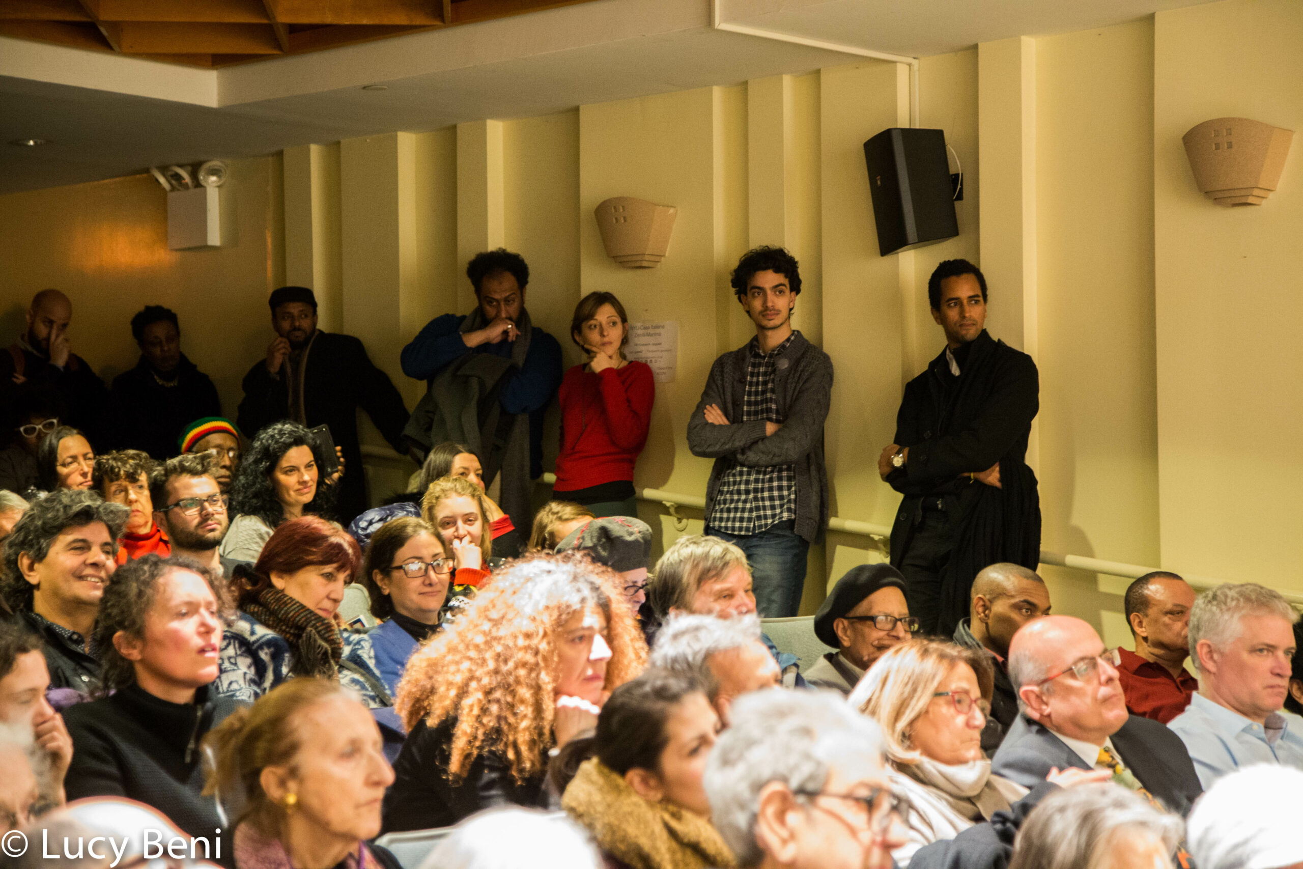 spectators-from-screening-if-only-i-were-that-warrior-at-casa-italiana