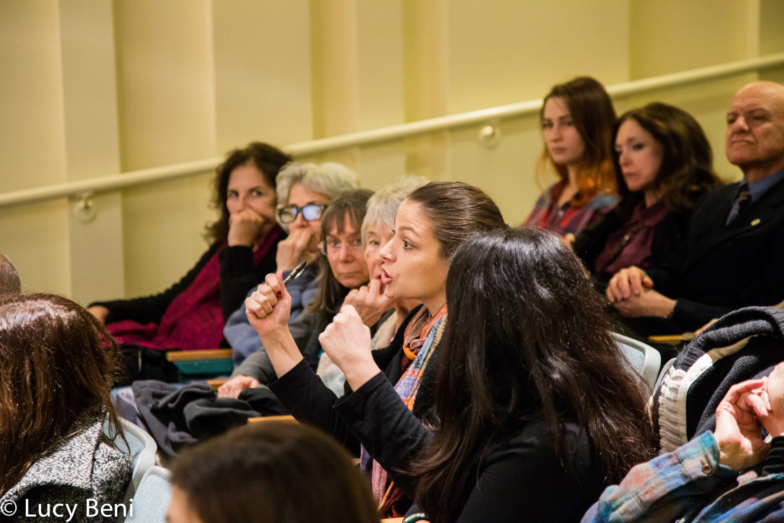 spectators-talking-from-a-conversation-with-dacia-maraini-at-casa-italiana