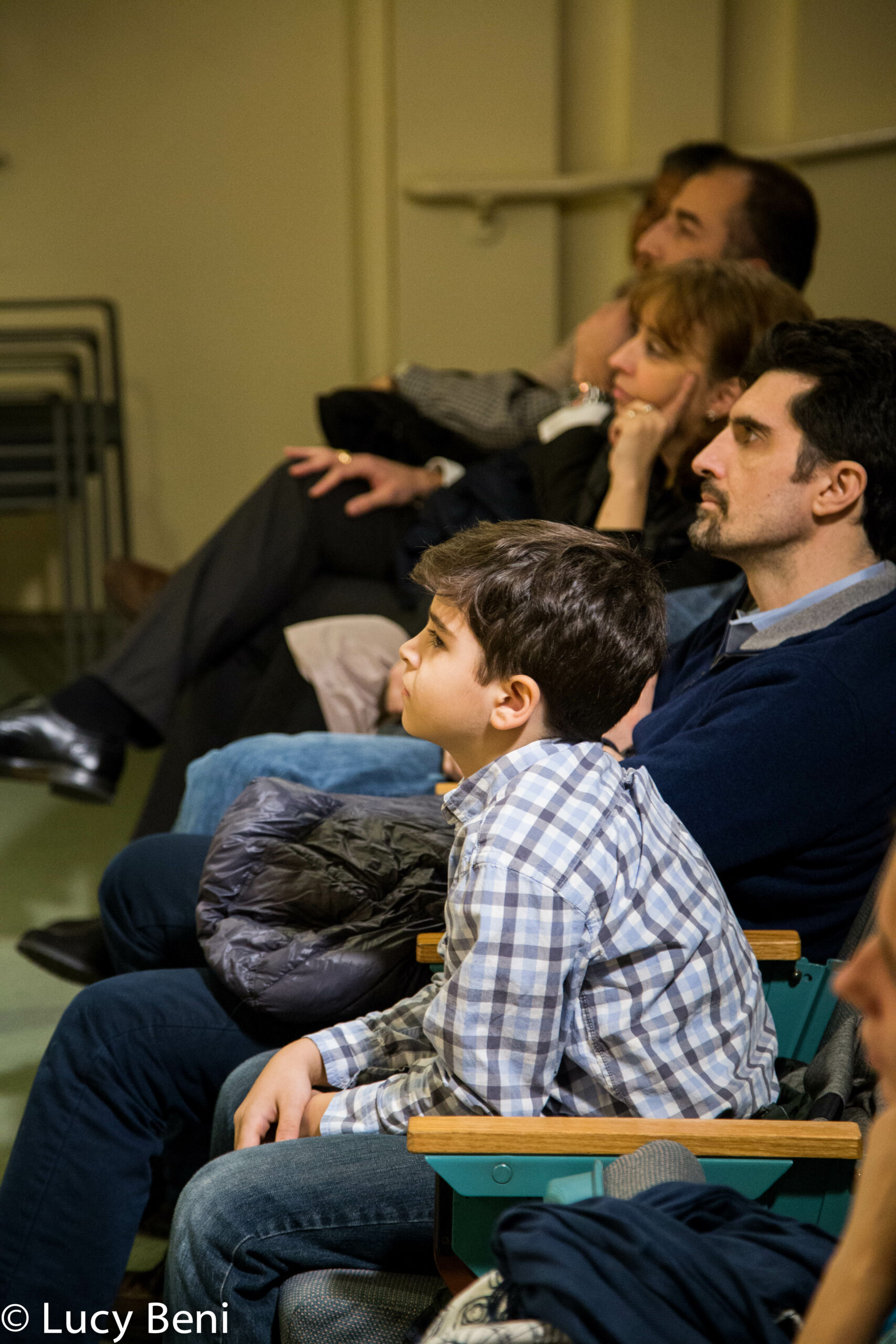 spectators-from-concert-luigi-faber-genova-at-casa-italiana