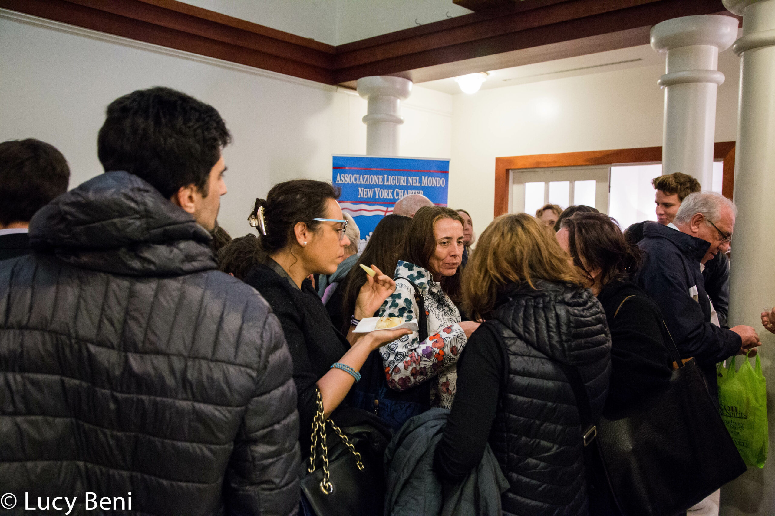 guests-interacting-from-concert-luigi-faber-genova-at-casa-italiana