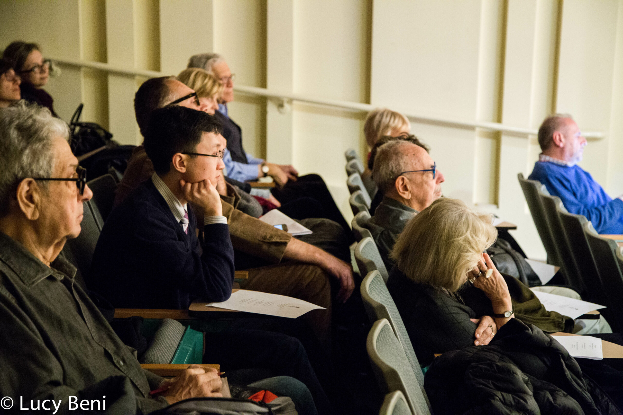 spectators-from-concert-duo-scarlatti-guitar-duo-at-casa-italiana