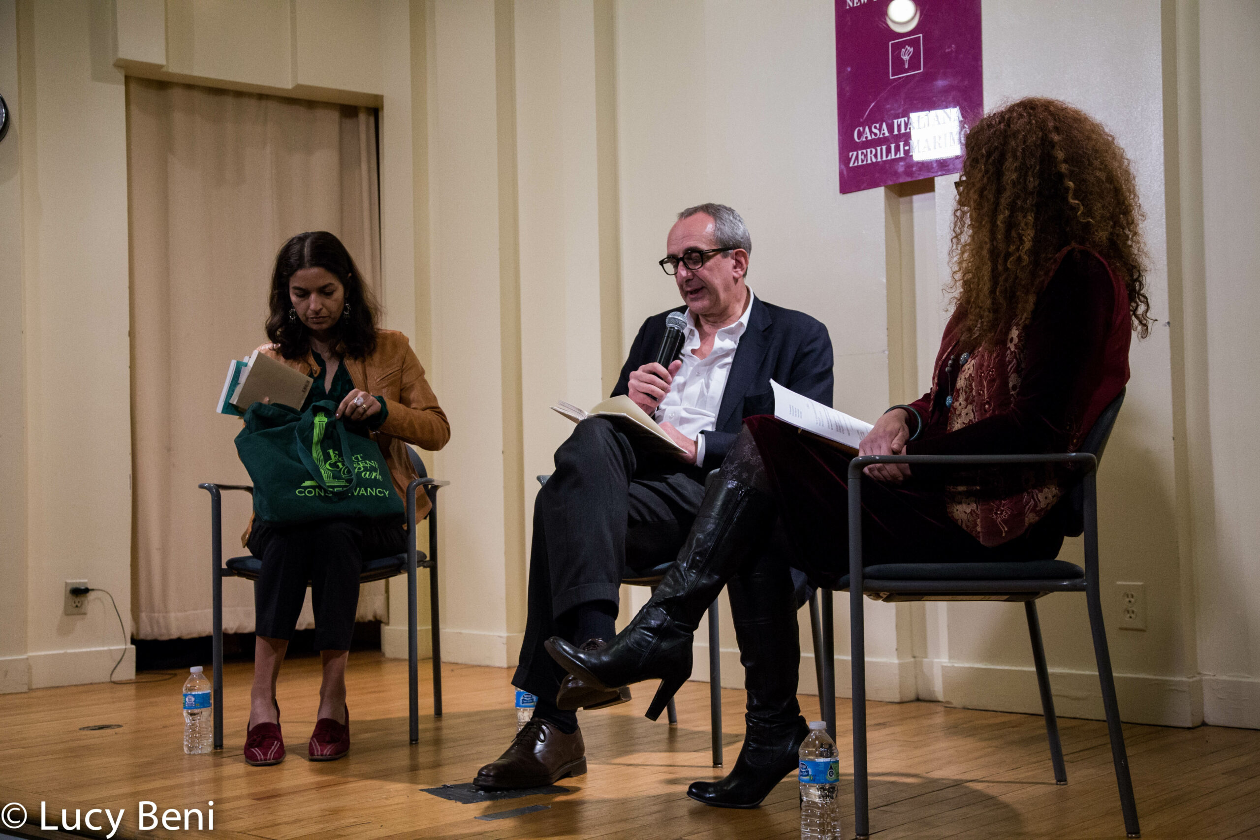author-talking-from-book-presentation-stories-of-lost-books-at-casa-italiana