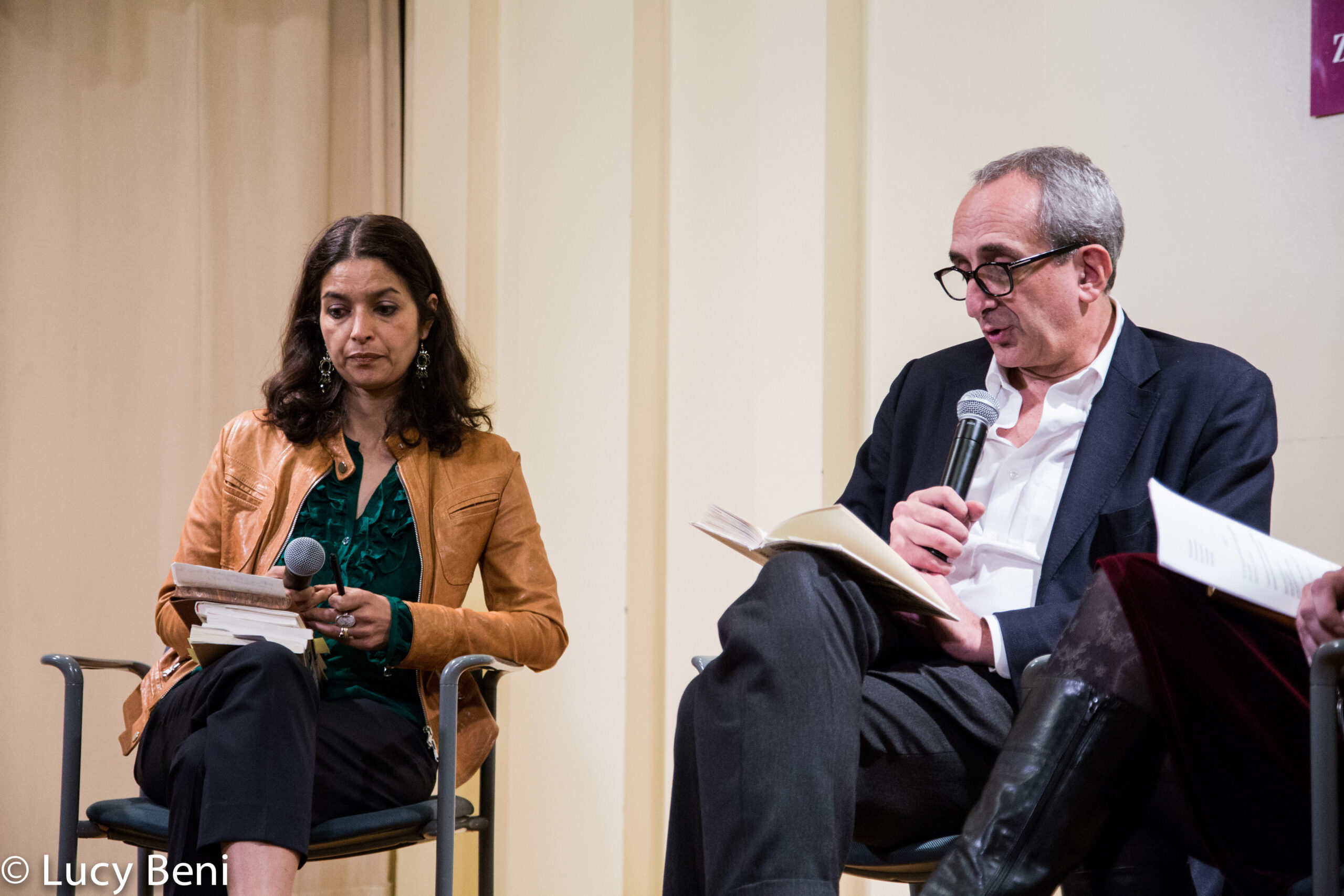 author-talking-from-book-presentation-stories-of-lost-books-at-casa-italiana
