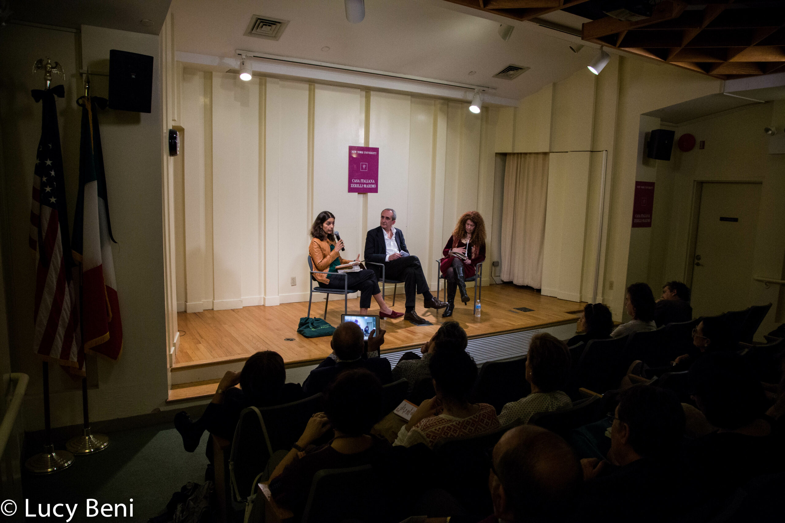 author-talking-from-book-presentation-stories-of-lost-books-at-casa-italiana
