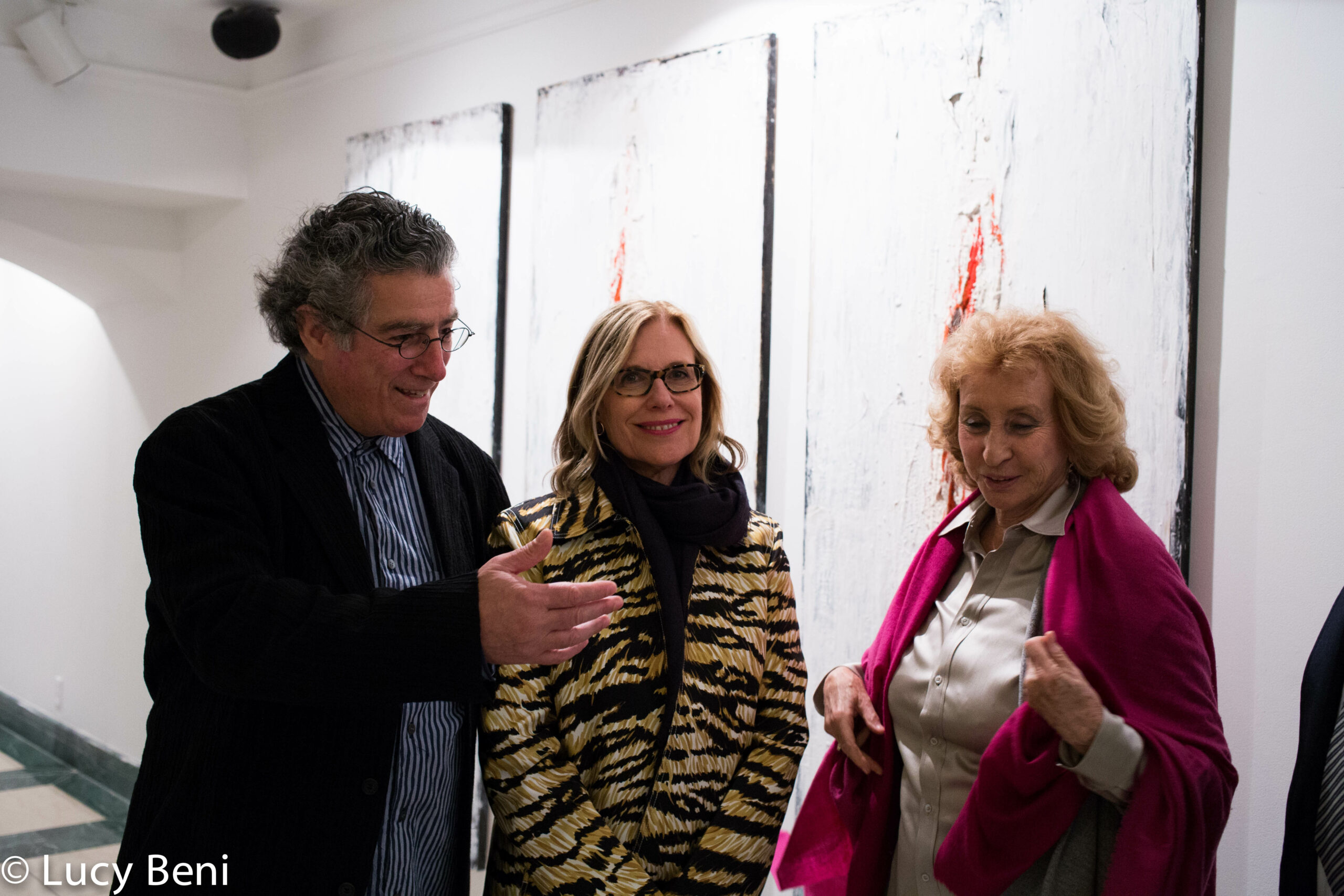 guests-interacting-from-exhibition-opening-luisa-gardini-at-casa-italiana
