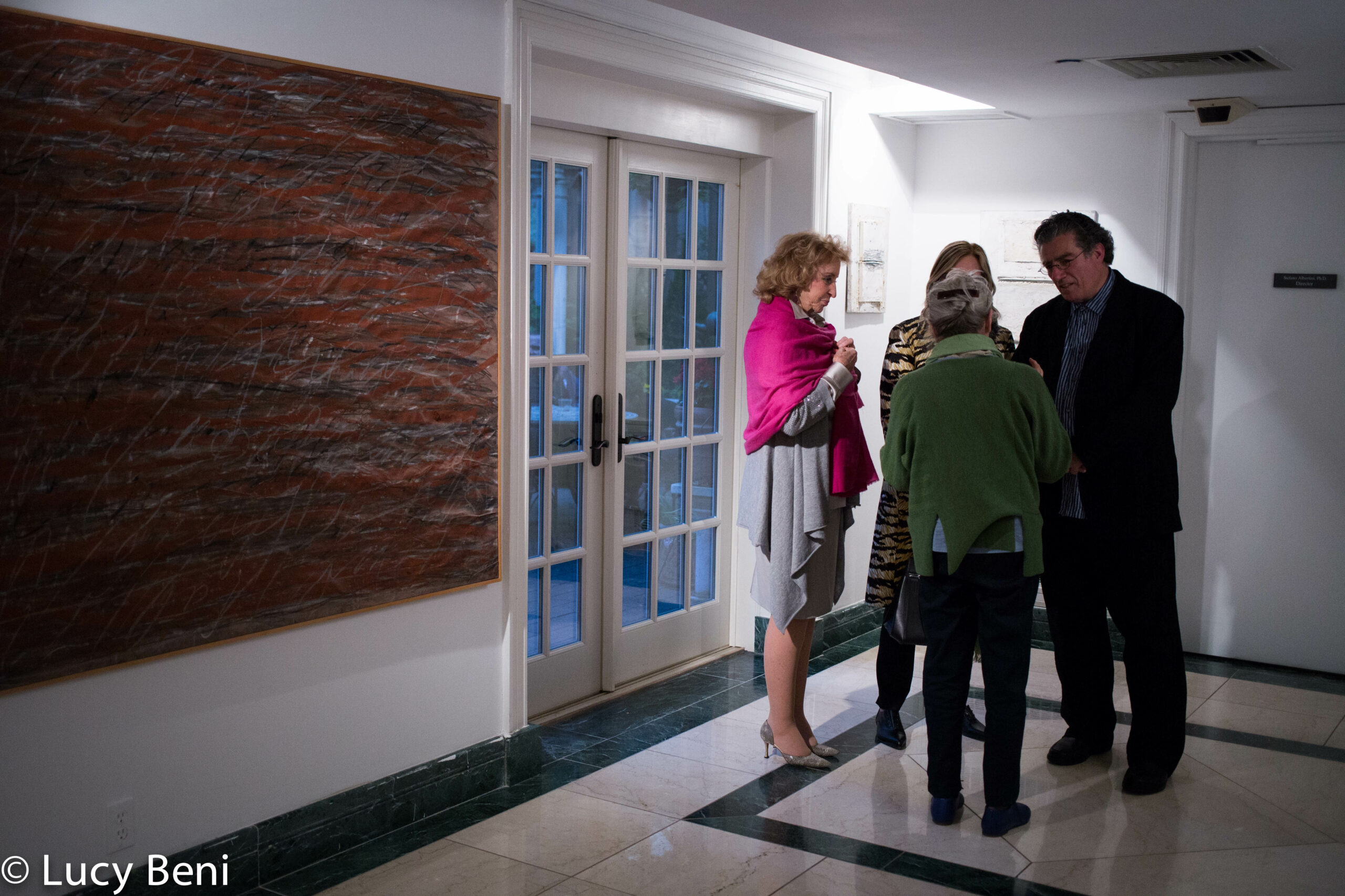 guests-interacting-from-exhibition-opening-luisa-gardini-at-casa-italiana