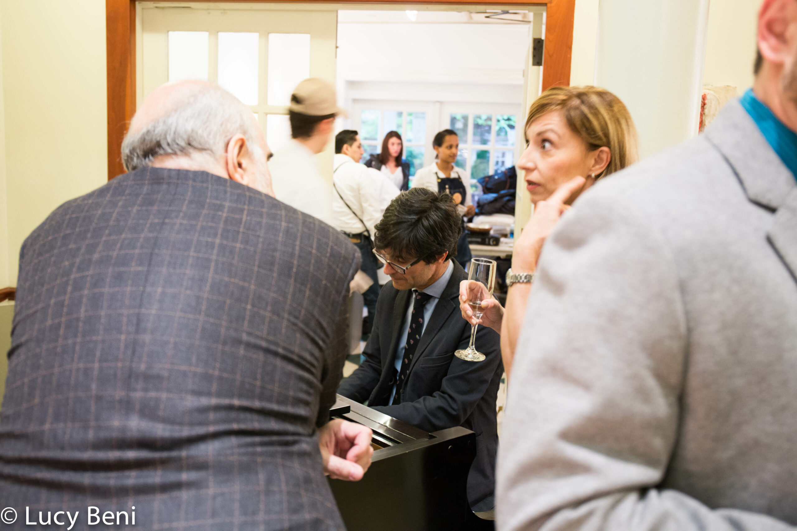guests-interacting-from-italian-ambassadors-visit-at-casa-italiana