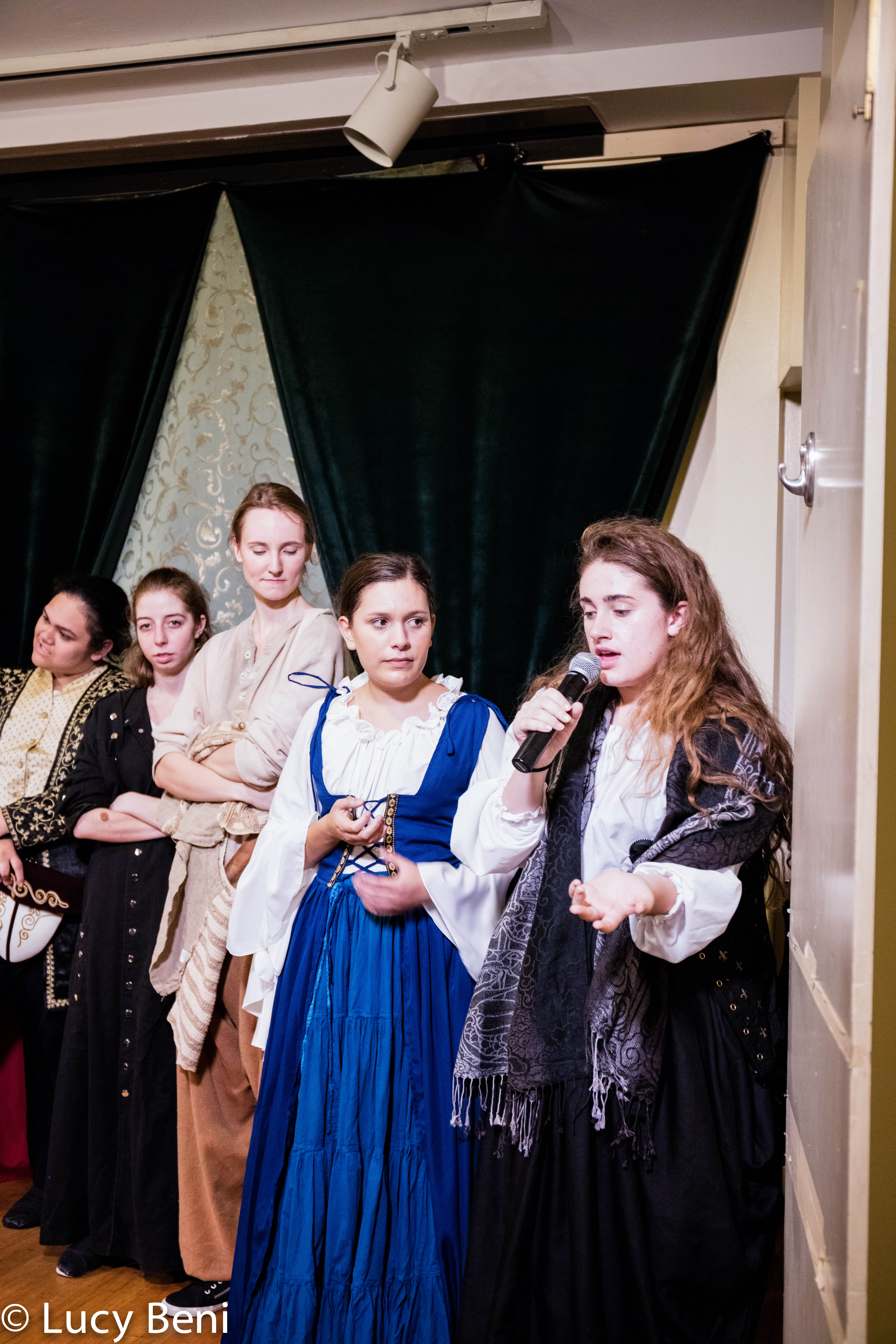 artist-talking-from-theatrical-performance-the-misers-daughter-at-casa-italiana