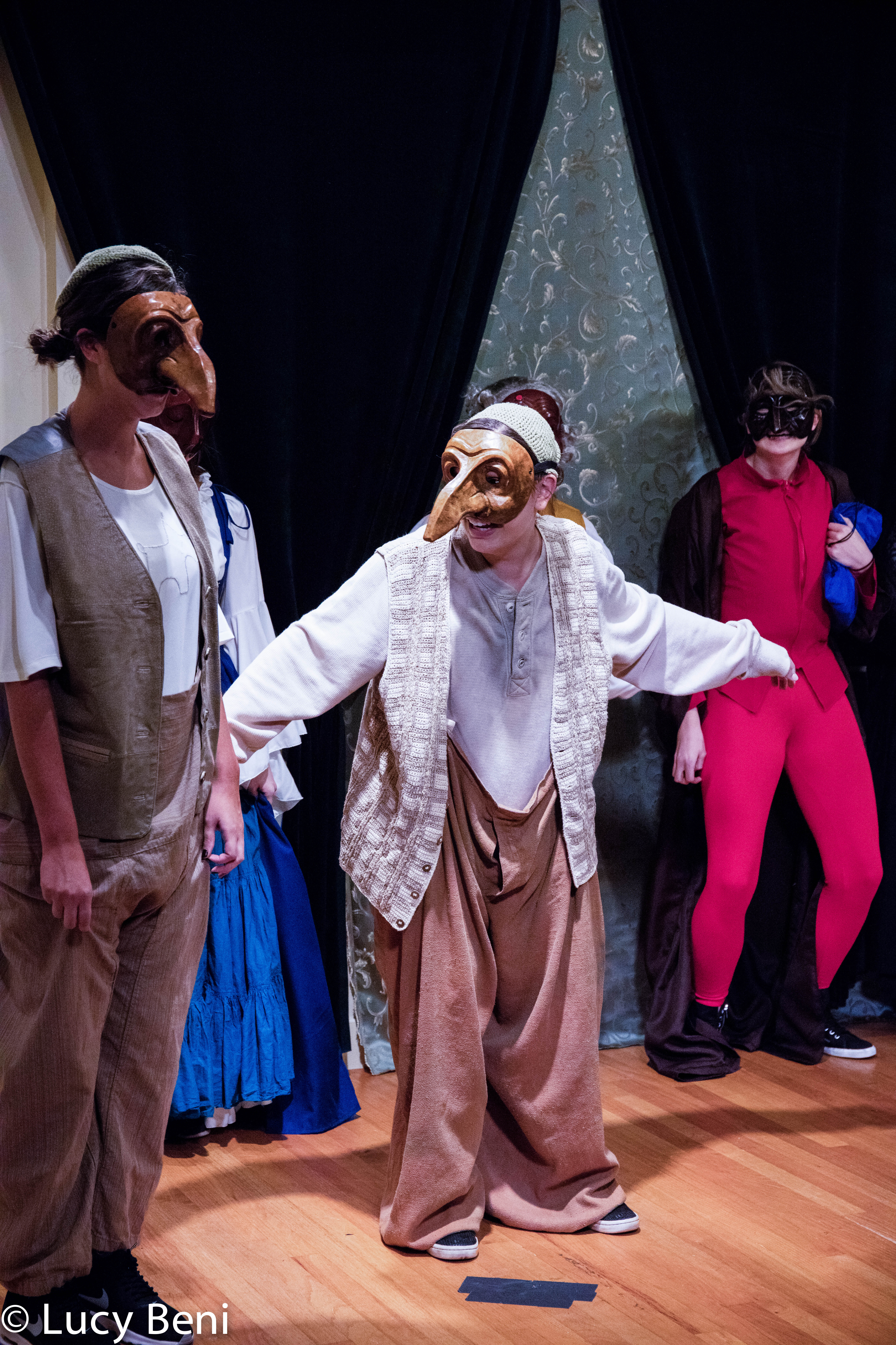 artists-performing-from-theatrical-performance-the-misers-daughter-at-casa-italiana