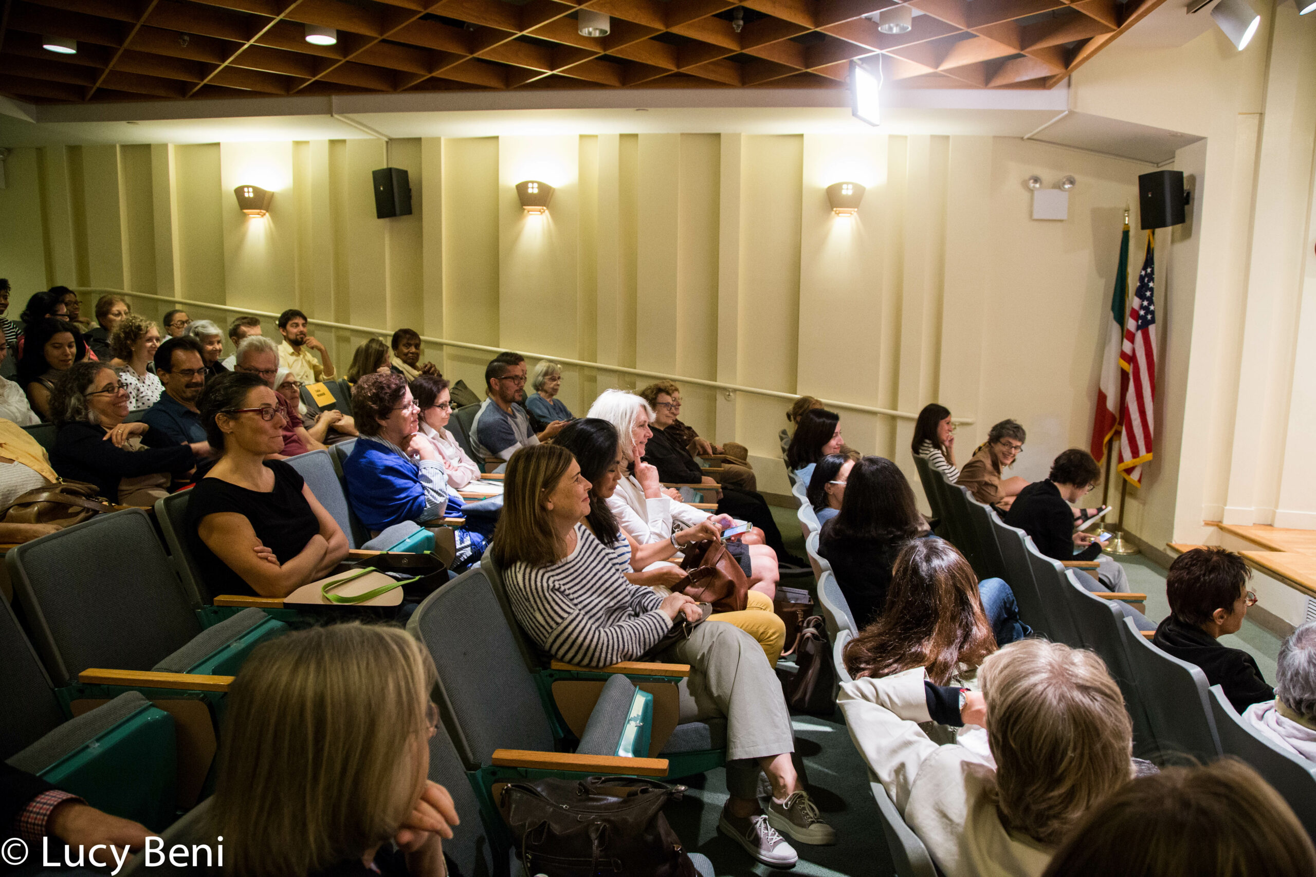 spectators-from-book-presentation-preserving-italy-at-casa-italiana