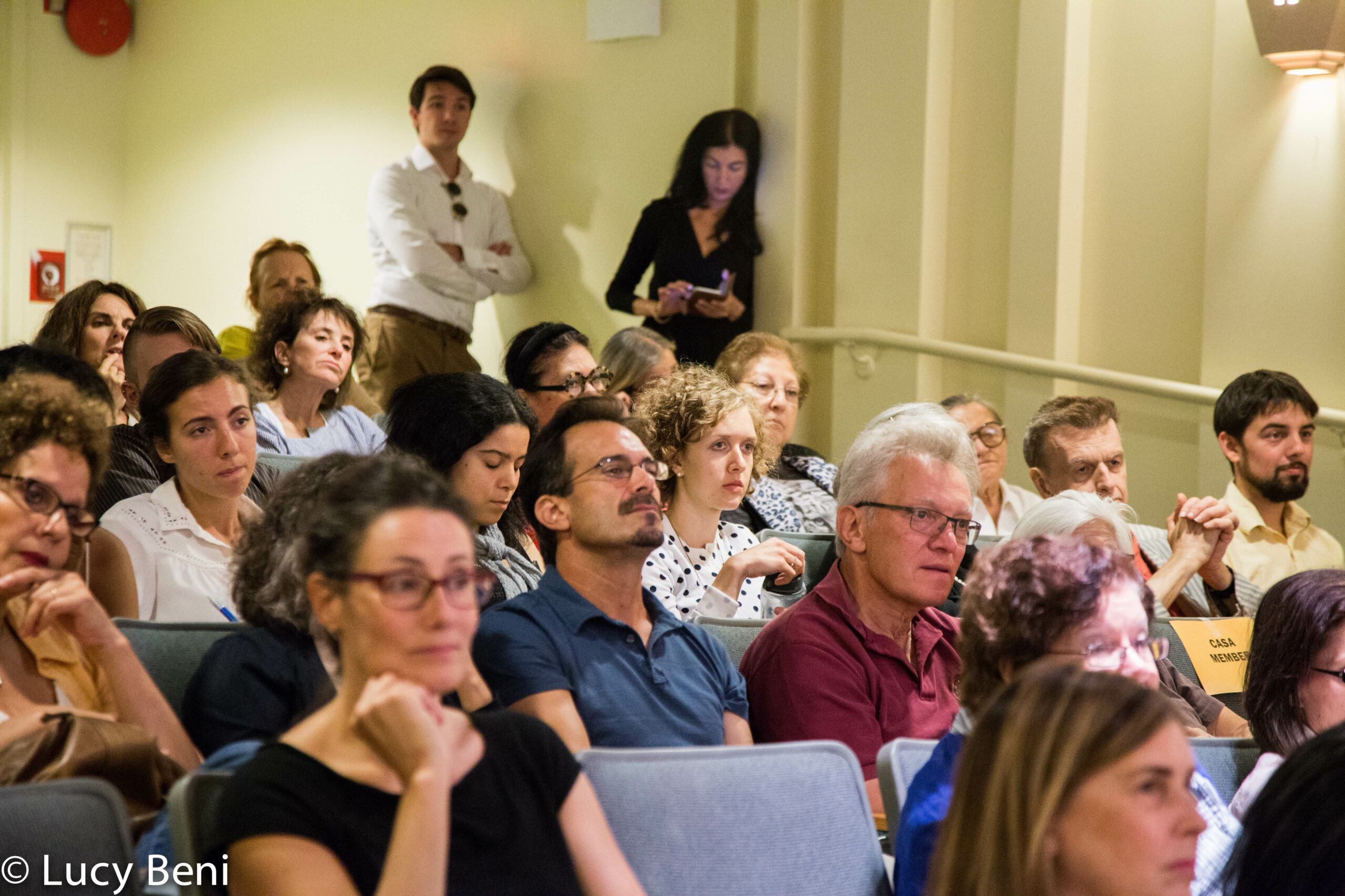 spectators-from-book-presentation-preserving-italy-at-casa-italiana