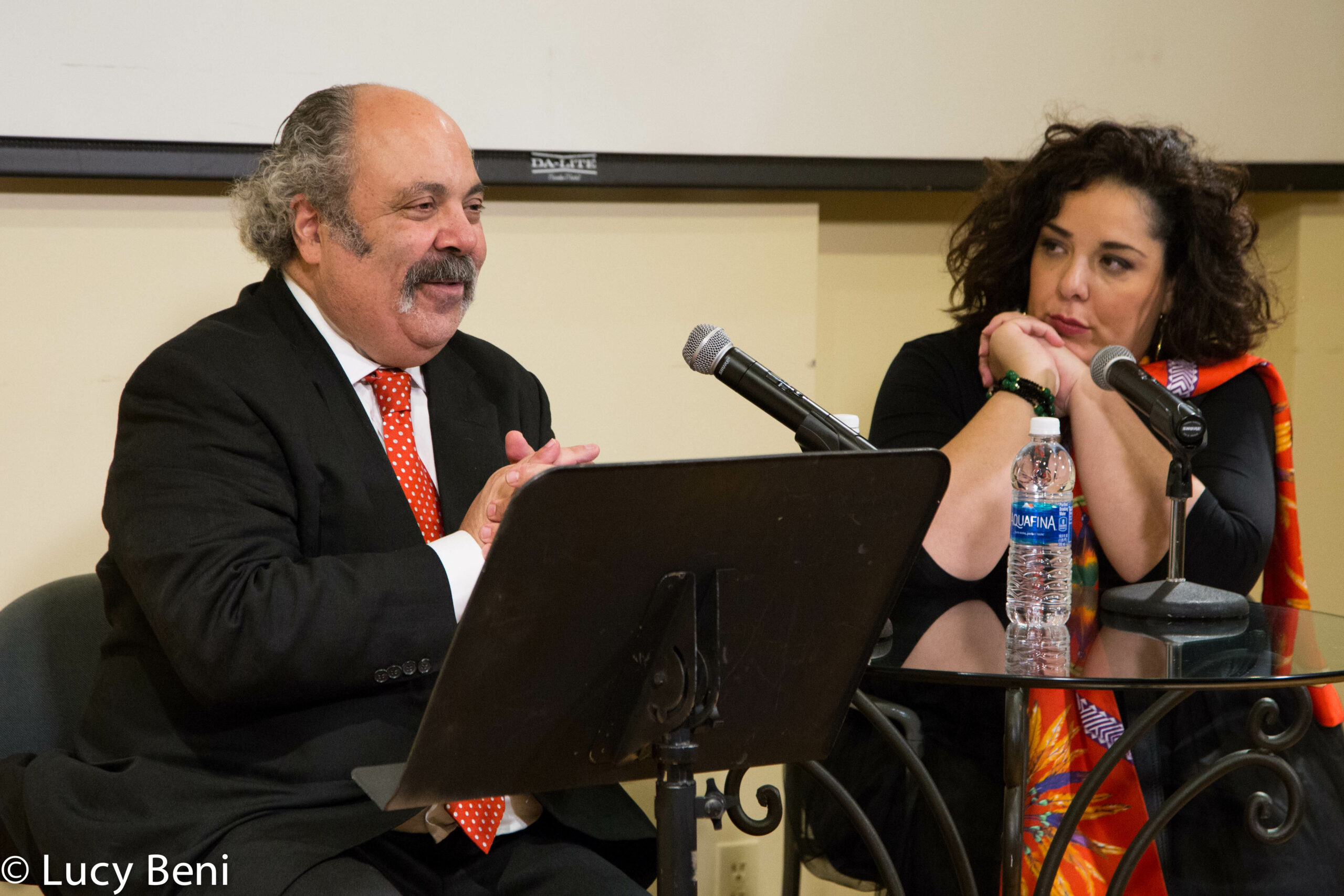 speaker-talking-from-adventures-in-italian-opera-marianna-pizzolato-at-casa-italiana