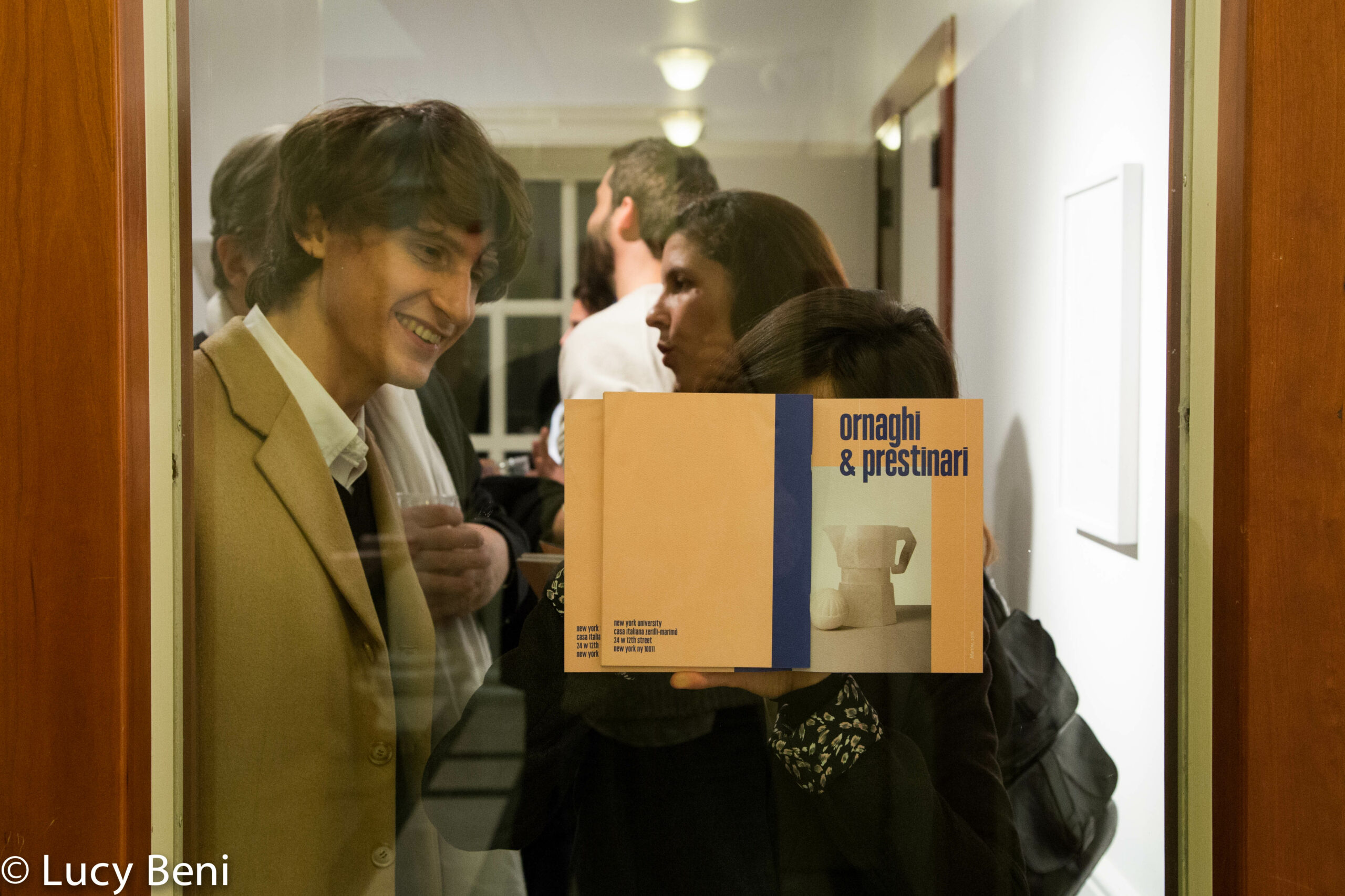 speaker-interacting-with-guests-from-gallery-talk-at-casa-italiana