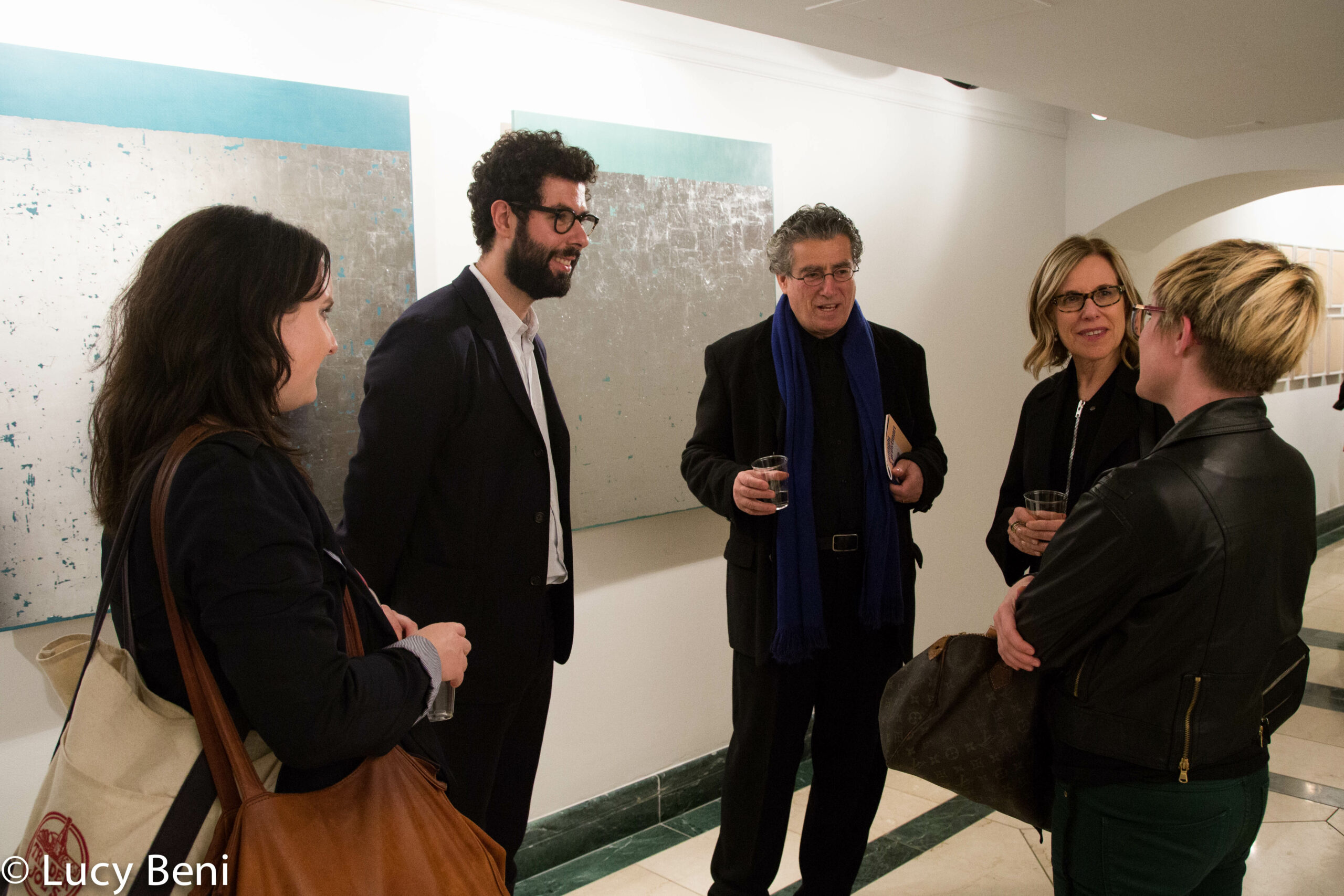 guests-interacting-from-gallery-talk-at-casa-italiana