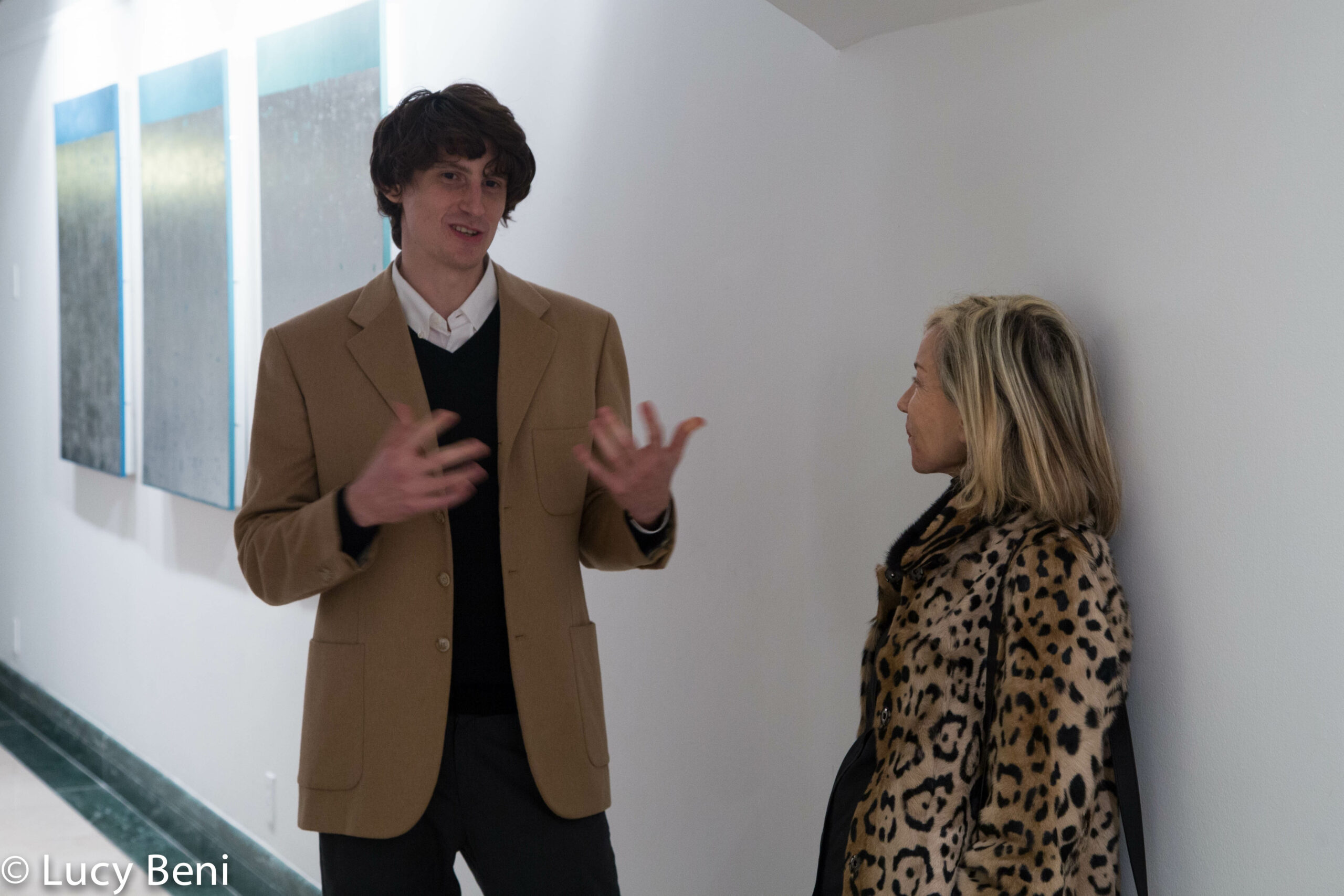 speaker-interacting-with-guests-from-gallery-talk-at-casa-italiana