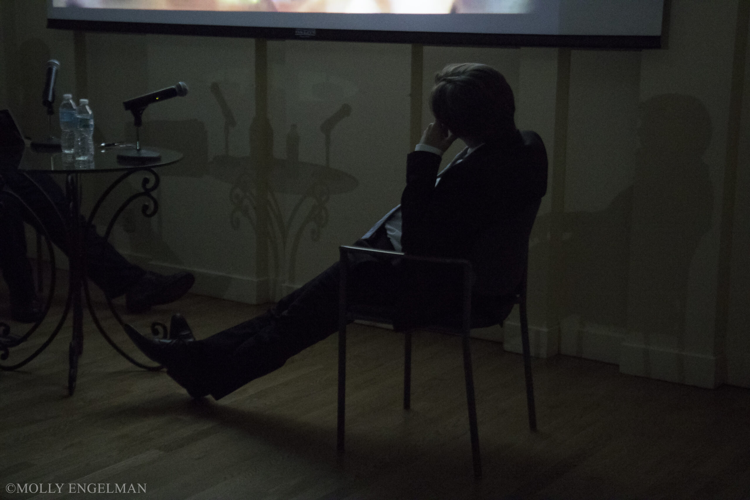 speaker-looking-at-the-projector-screen-from-adventures-in-italian-opera-daniele-rustioni-at-casa-italiana
