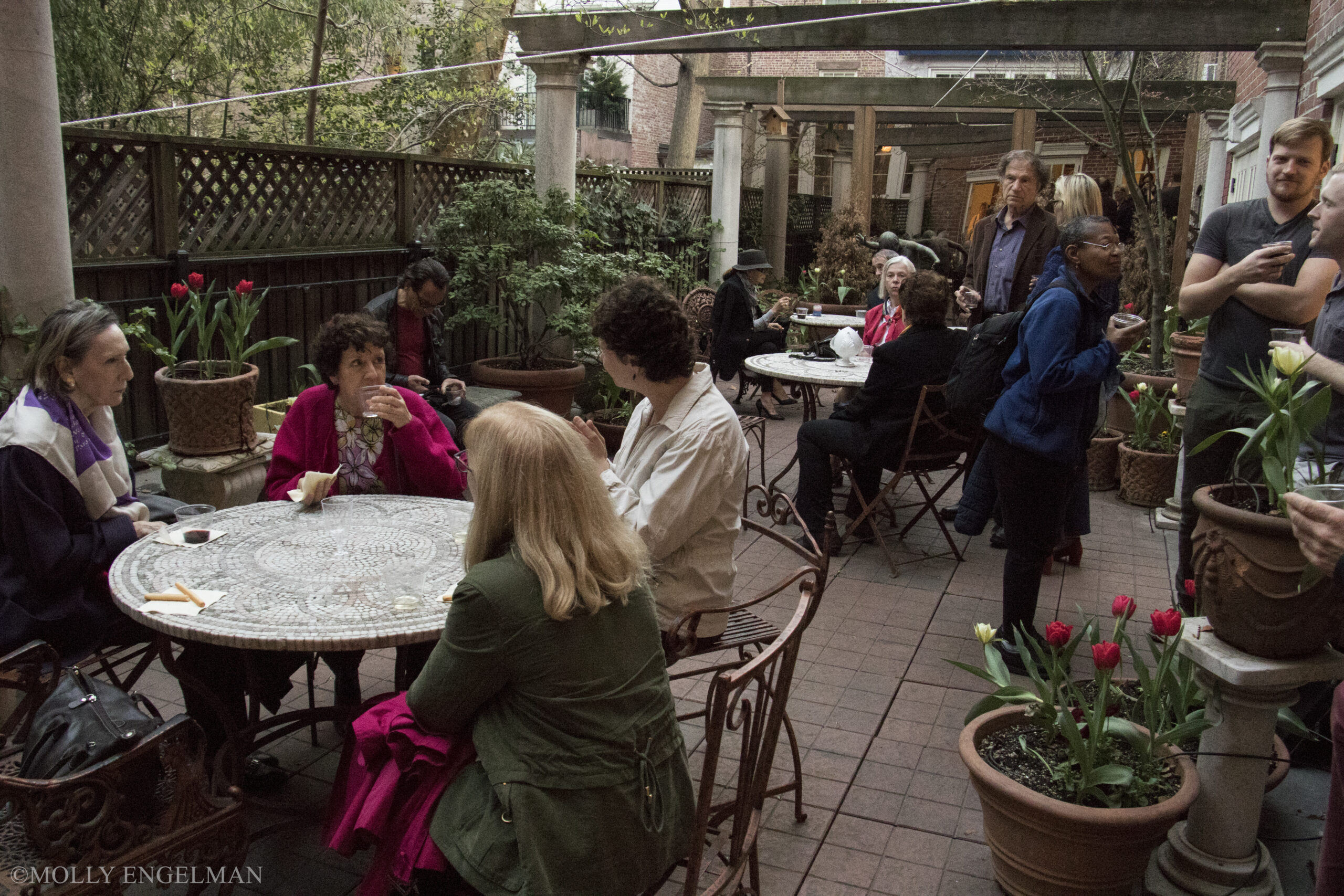 guests-interacting-from-italy-as-muse-at-casa-italiana