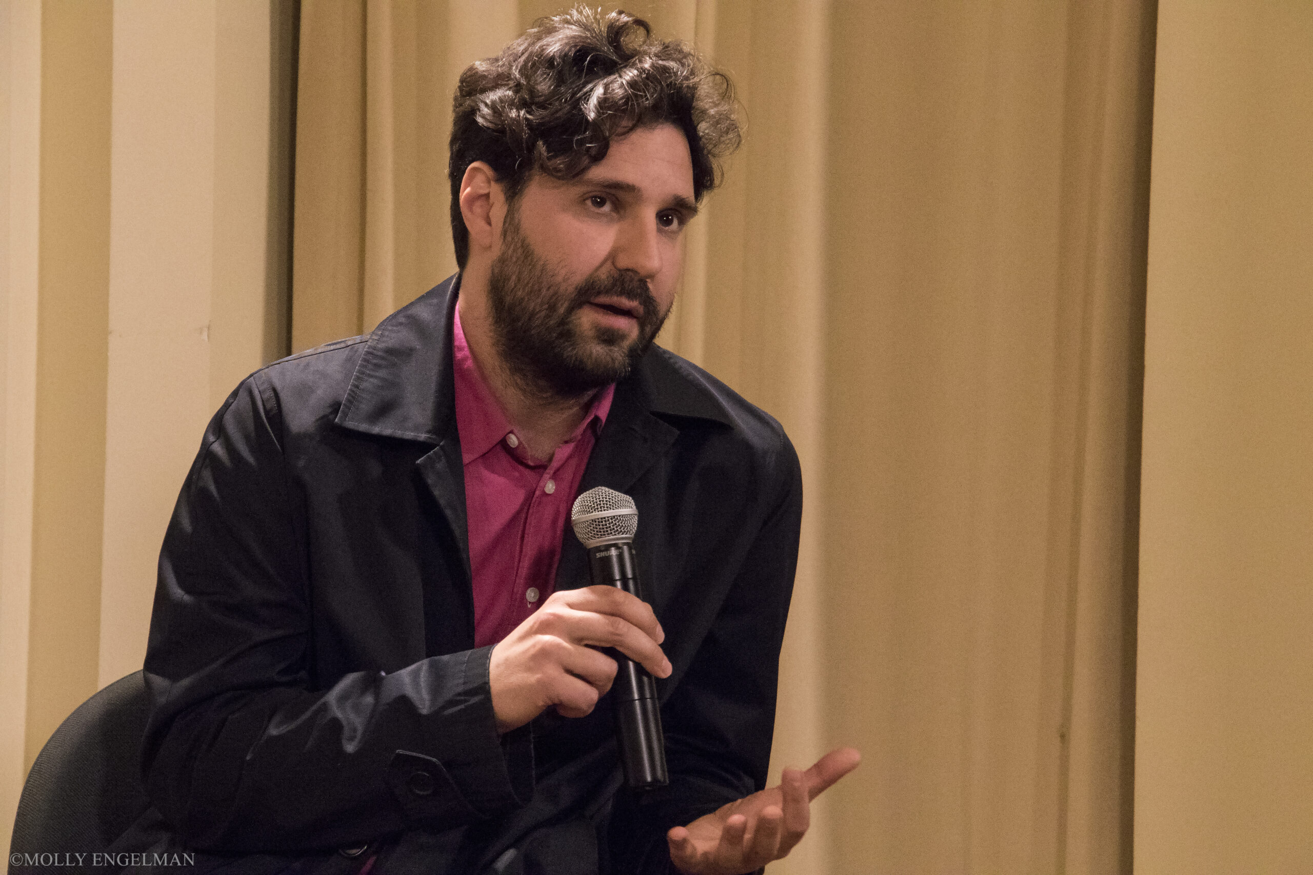 speaker-talking-from-screening-arianna-at-casa-italiana