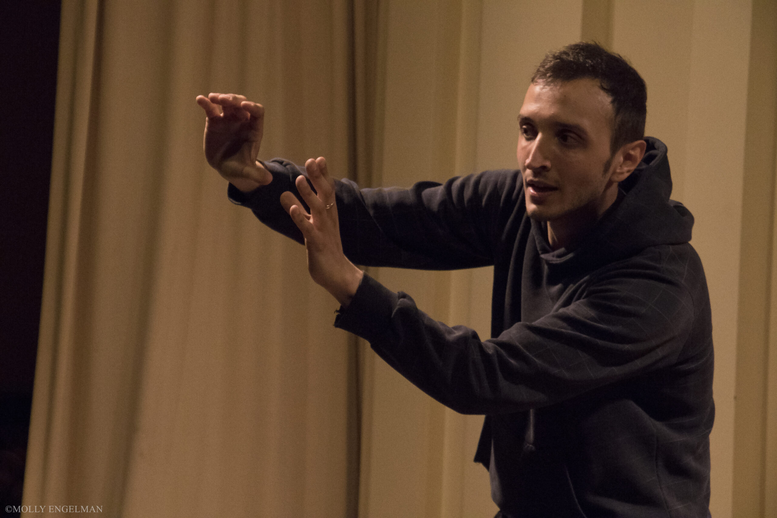 artist-performing-from-in-scena-italian-theater-festival-ny-at-casa-italiana