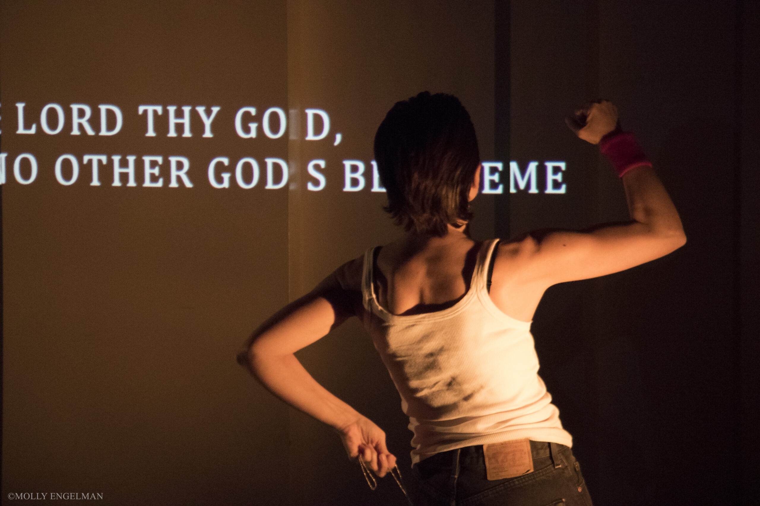 artist-performing-from-in-scena-italian-theater-festival-ny-at-casa-italiana