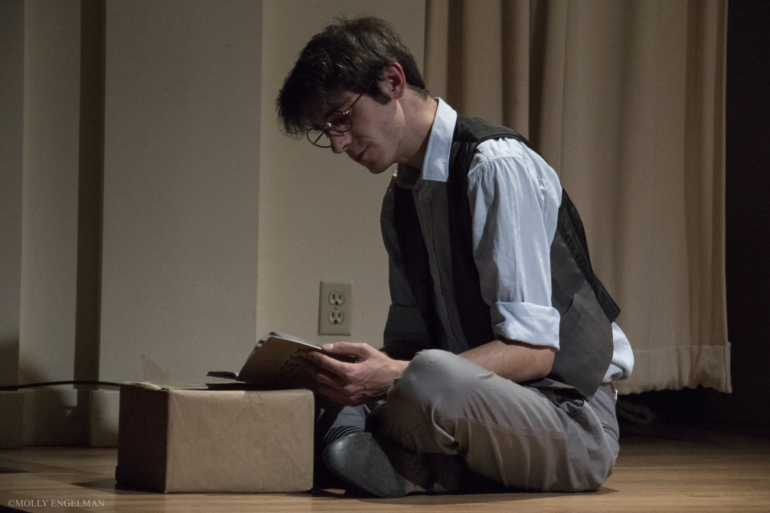 artist-performing-from-in-scena-italian-theater-festival-ny-at-casa-italiana