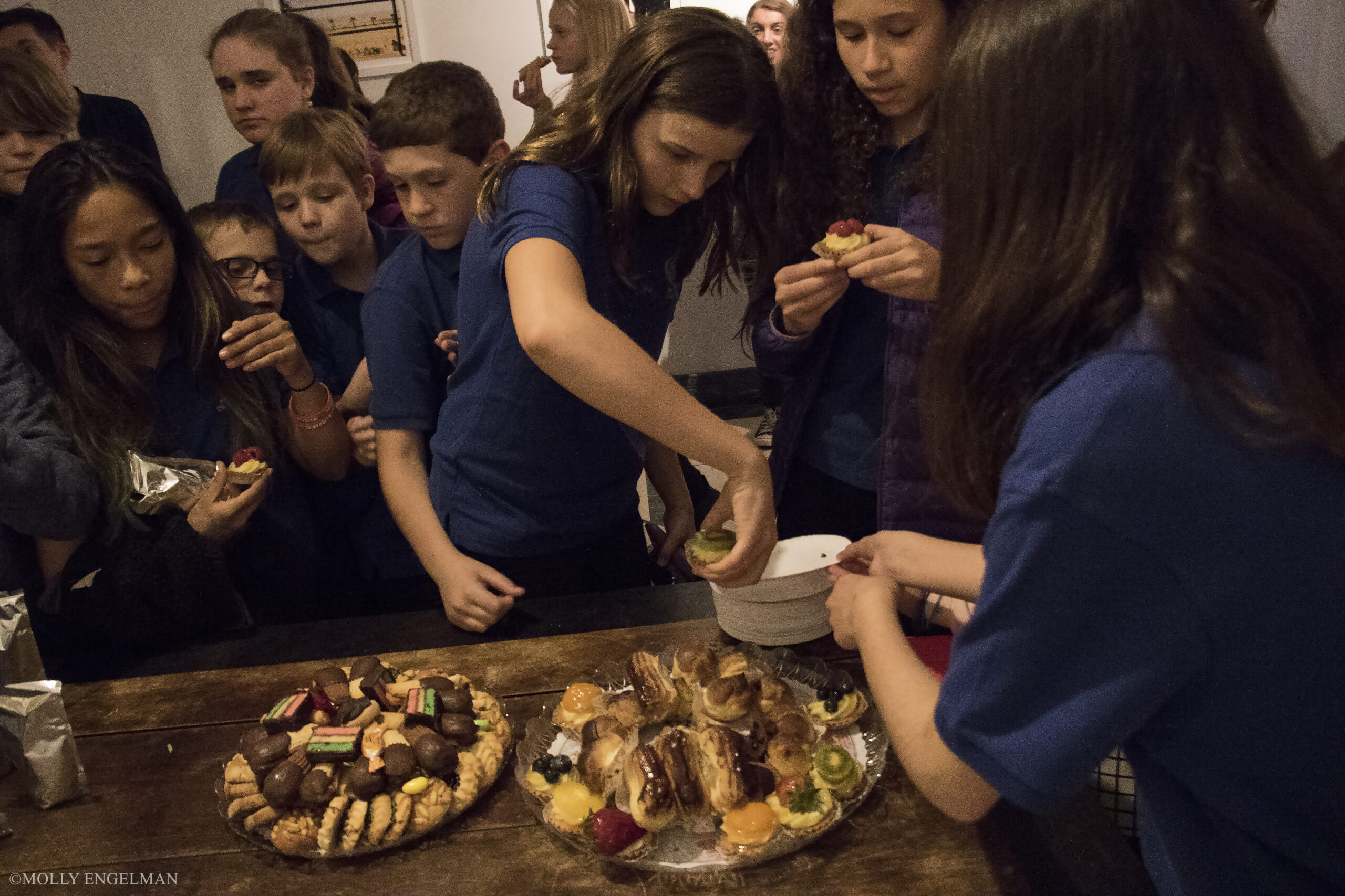 guests-eating-food-from-concert-le-passioni-dellanima-at-casa-italiana