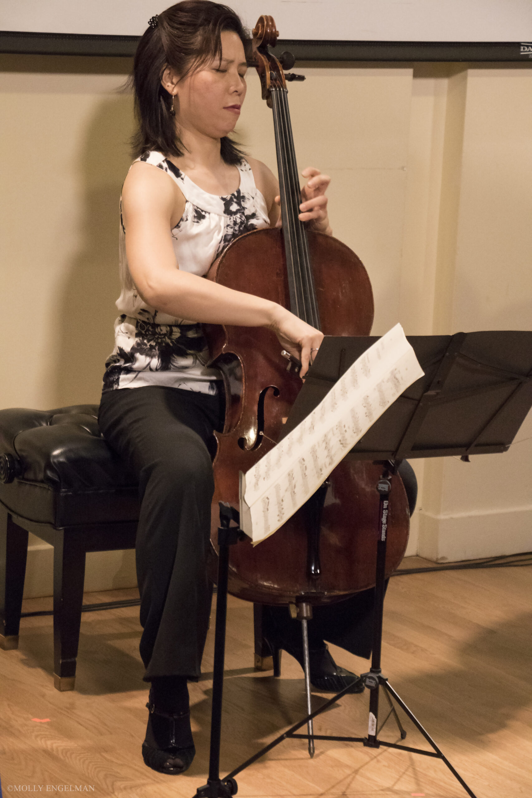 musician-playing-violin-from-chelsea-music-festival-at-casa-italiana